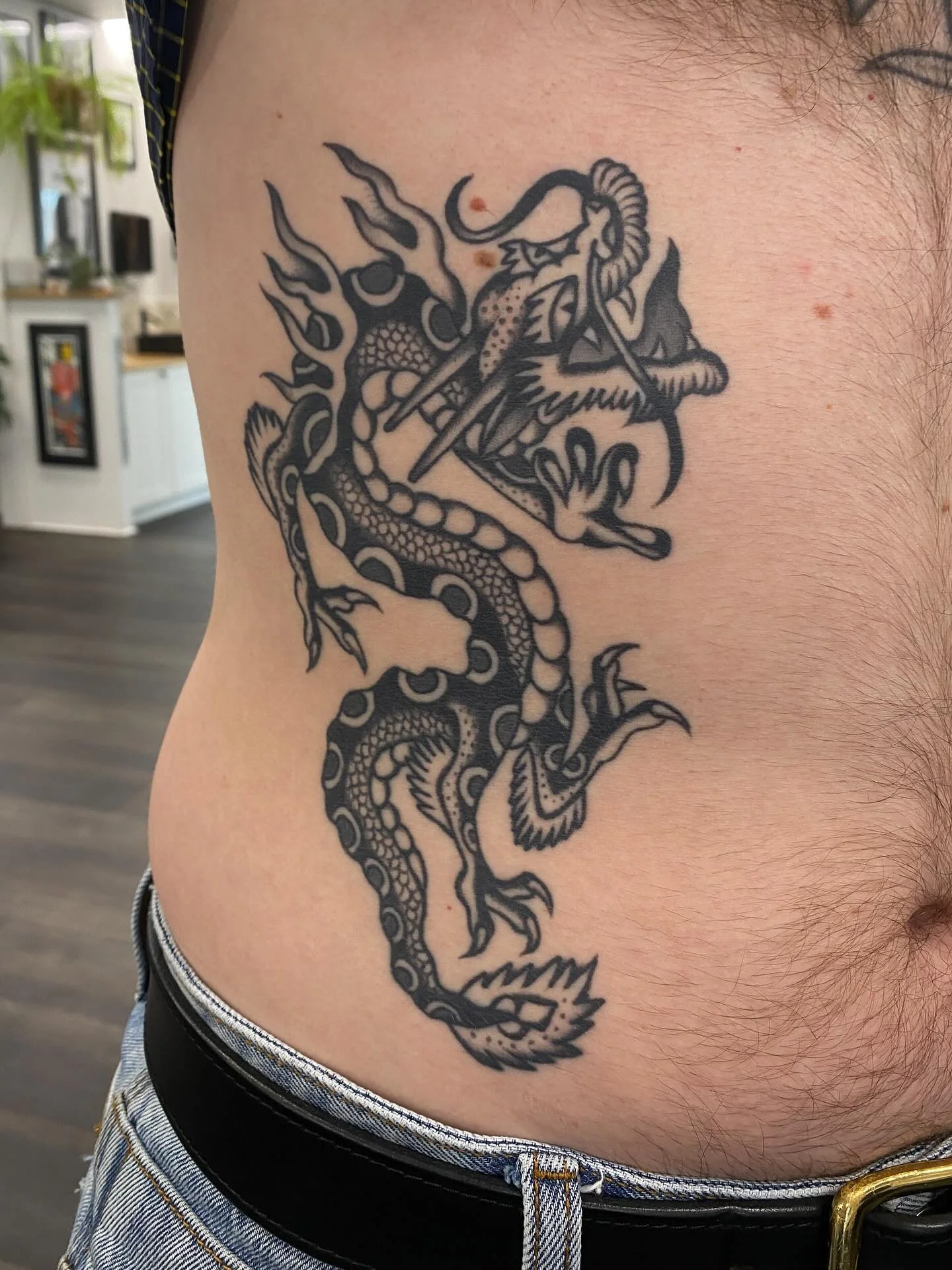 Healed and fresh for my buddy @nat_cutlack 
Thanks so much mate, always such a pleasure to see you when you&rsquo;re in town!! See you off the mainland later in the year 😈 

Made with love and care at my fave @heartstattooing