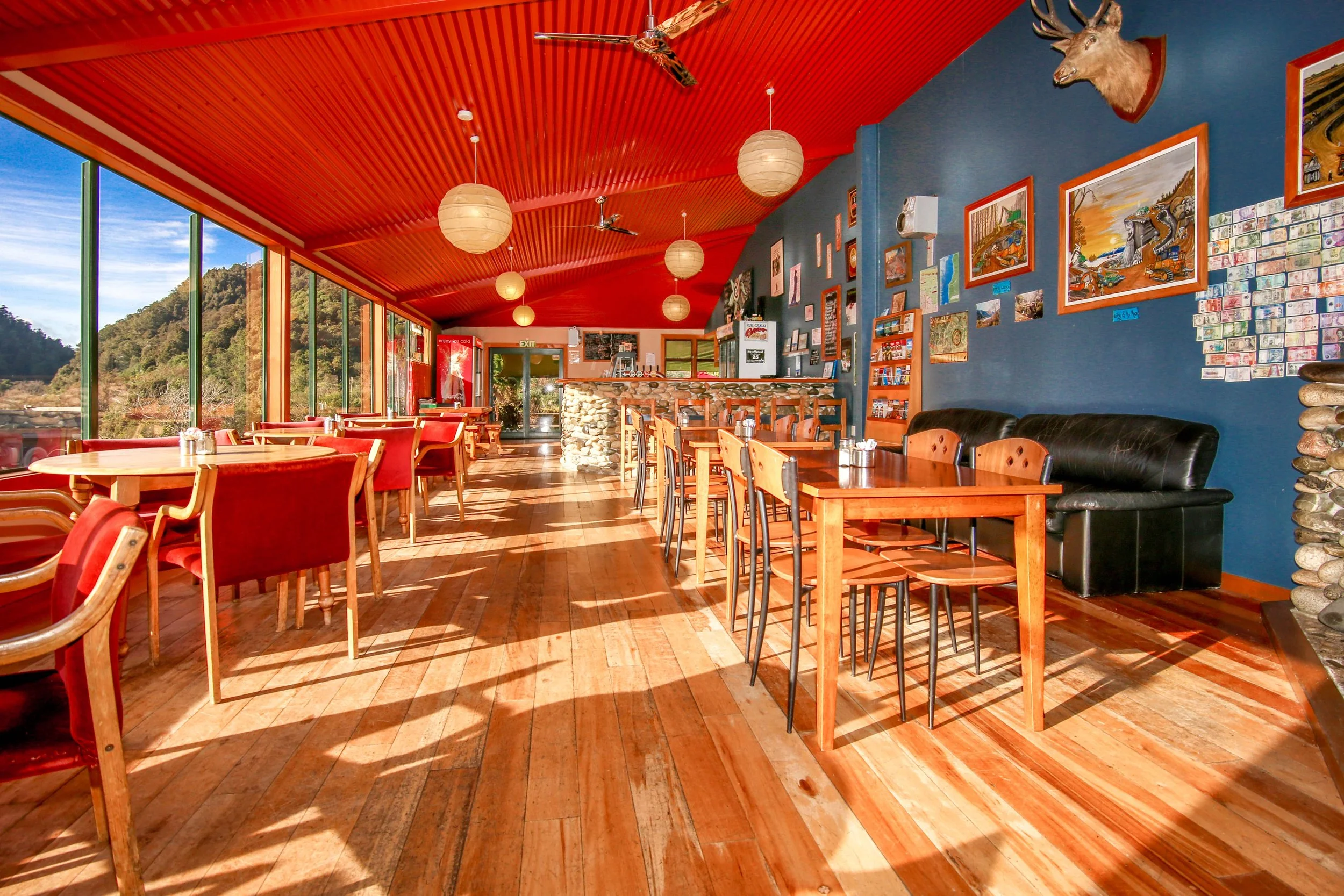 Berlins Cafe and Bar_-6.jpg