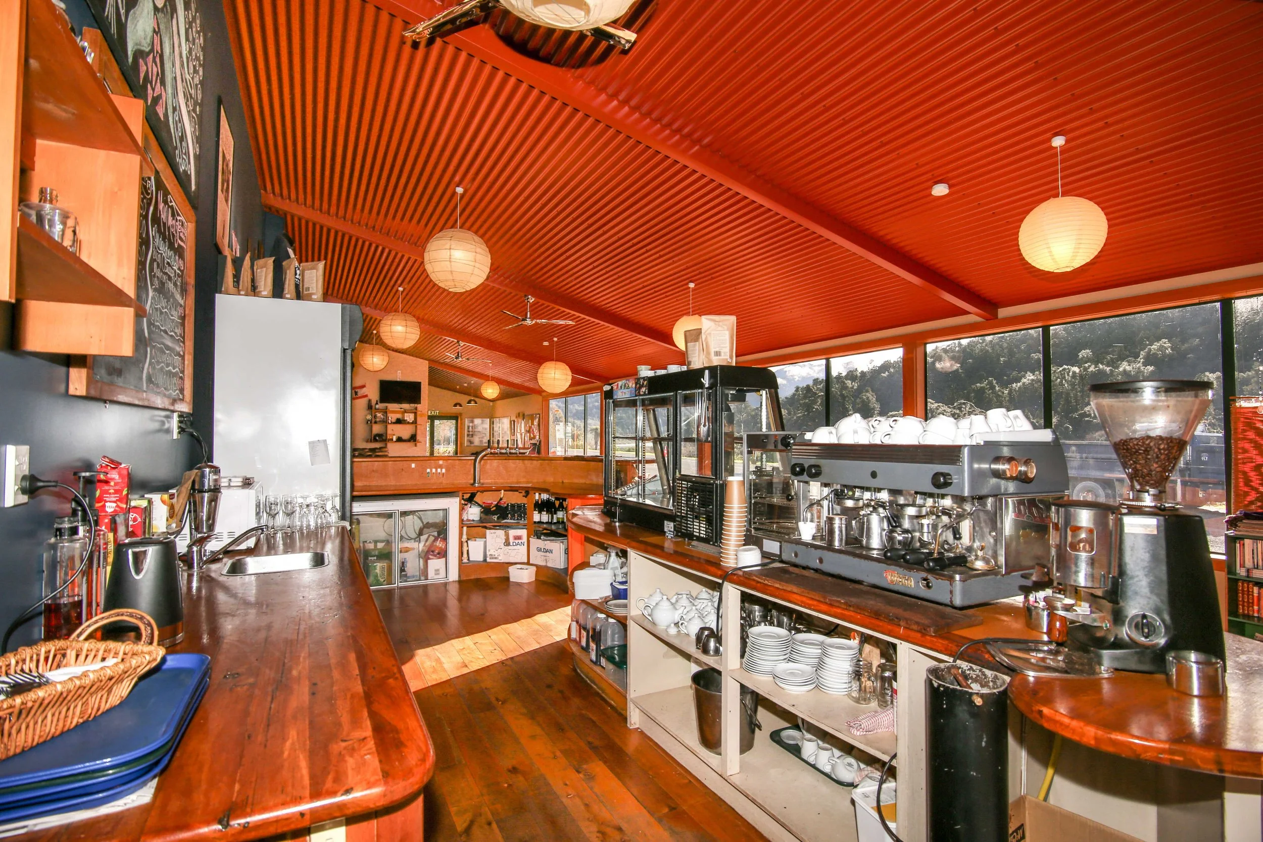 Berlins Cafe and Bar_-9.jpg