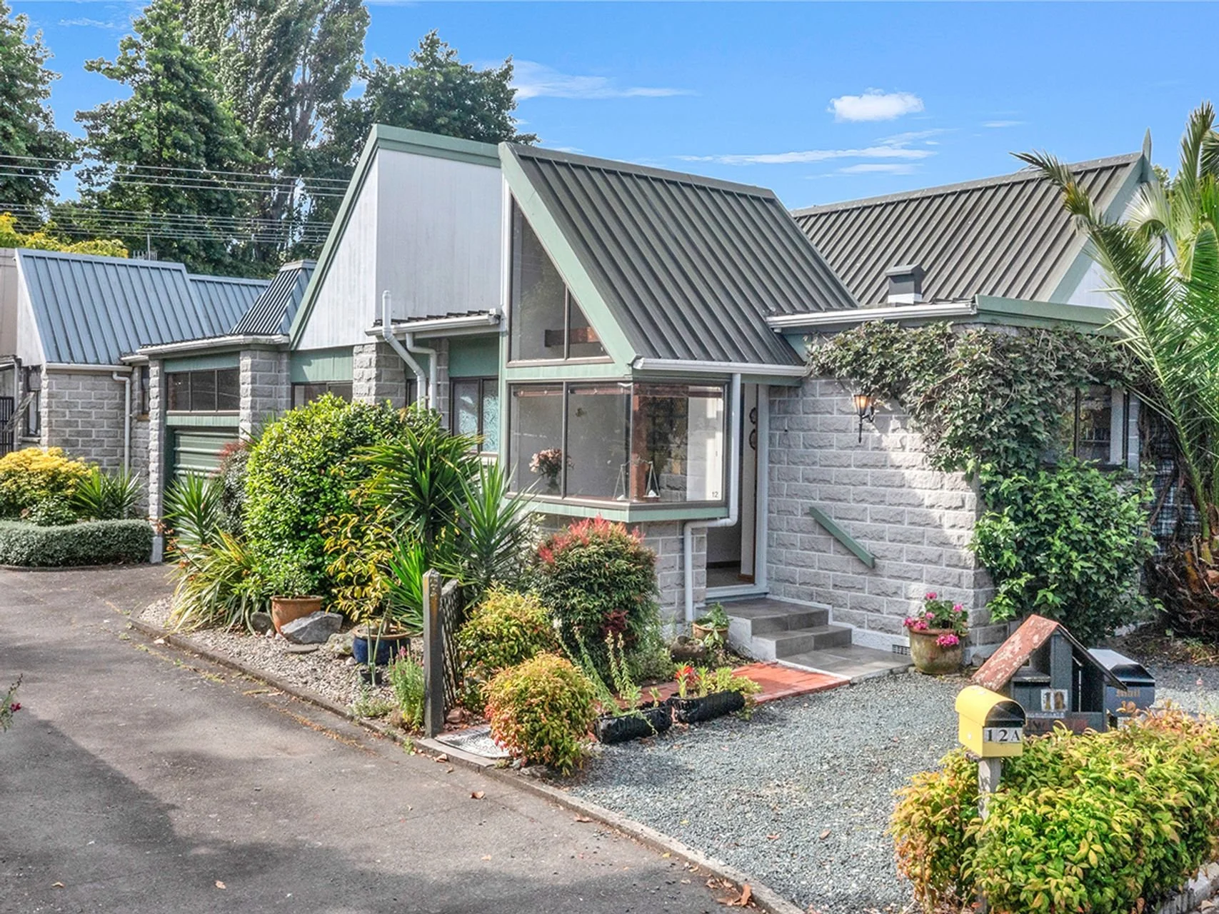 1/12 Byron Place, Stoke