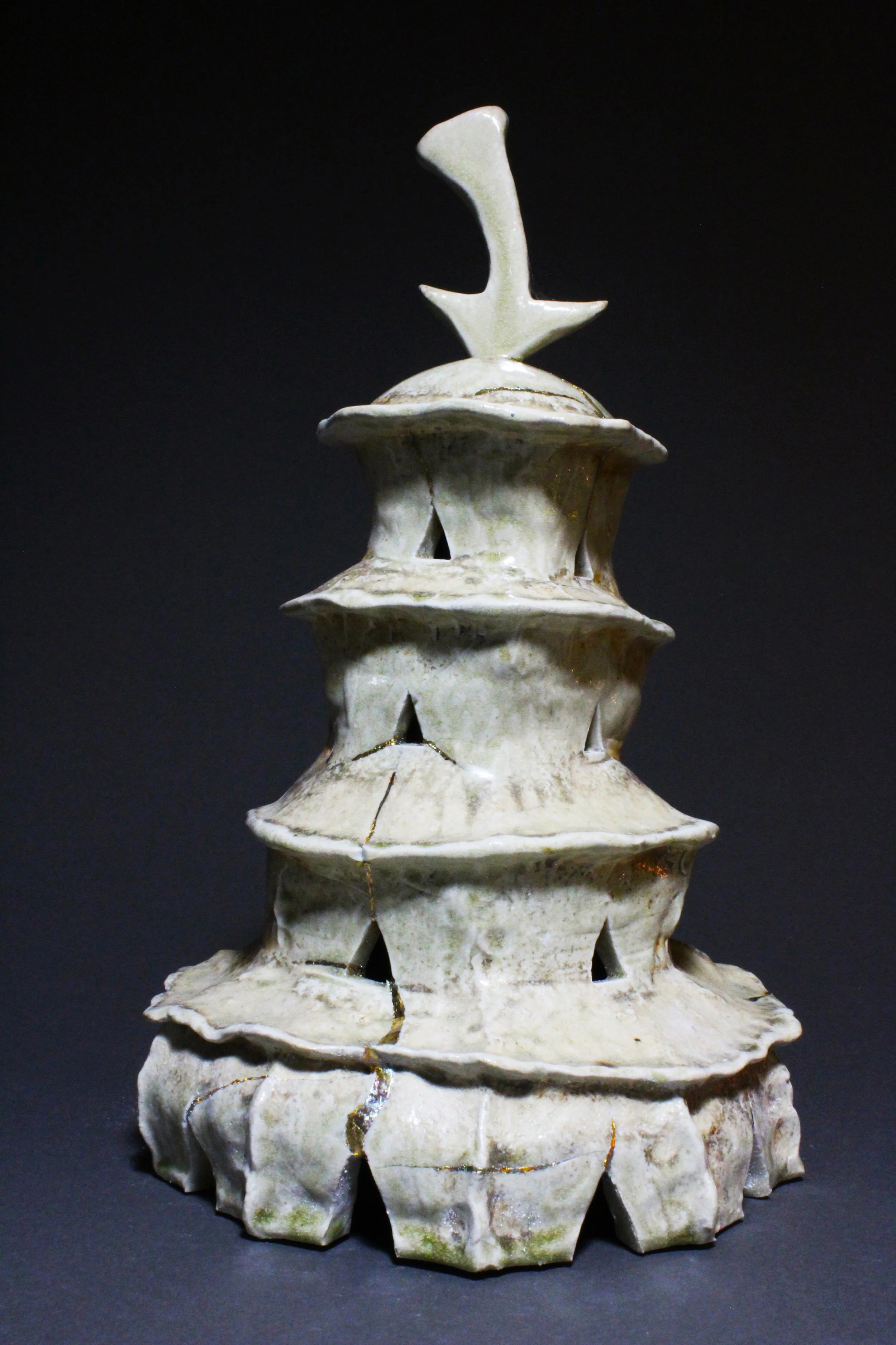 Social Circus 
Porcelain, Gold
10 x 10 x 17”
