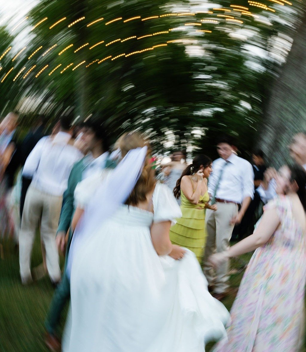 Nothing sets the mood like live music! 🎶✨Bringing the magic of a live band to your wedding makes every moment unforgettable, from the first dance to the last song. Ready to dance the night away with the best vibes and live beats! 💍🎤 #liveband #wed