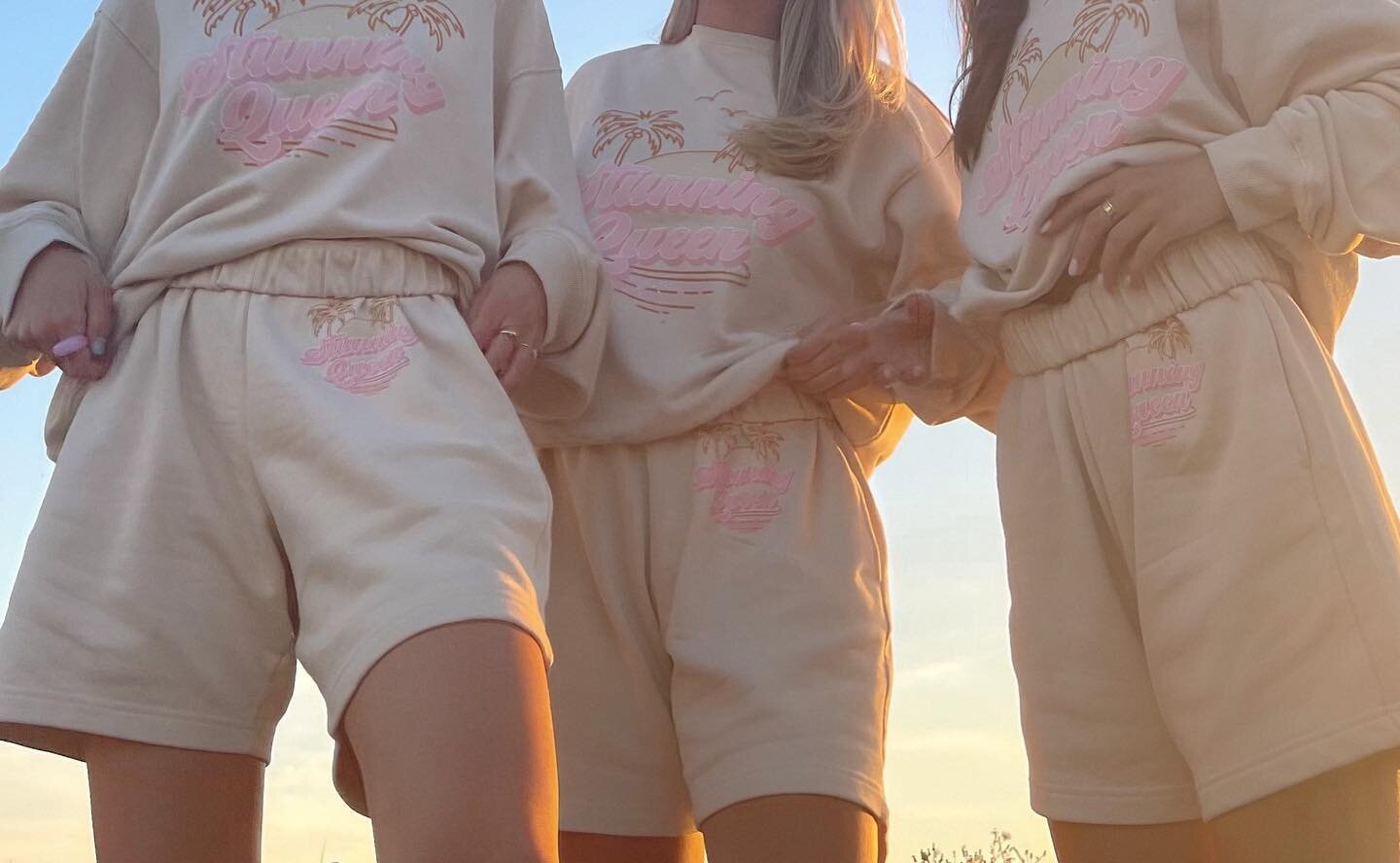 24 HOUR GIVEAWAY 🌸🦋🤍🏄🏼&zwj;♀️🌊 @thatssosabotage &amp; @brunettethelabel have teamed up to giveaway an exclusive TSS by BTL sweatsuit of choice for you and your bestie!! 👯&zwj;♀️ to enter: follow @thatssosabotage @brunettethelabel @emmaleger @n