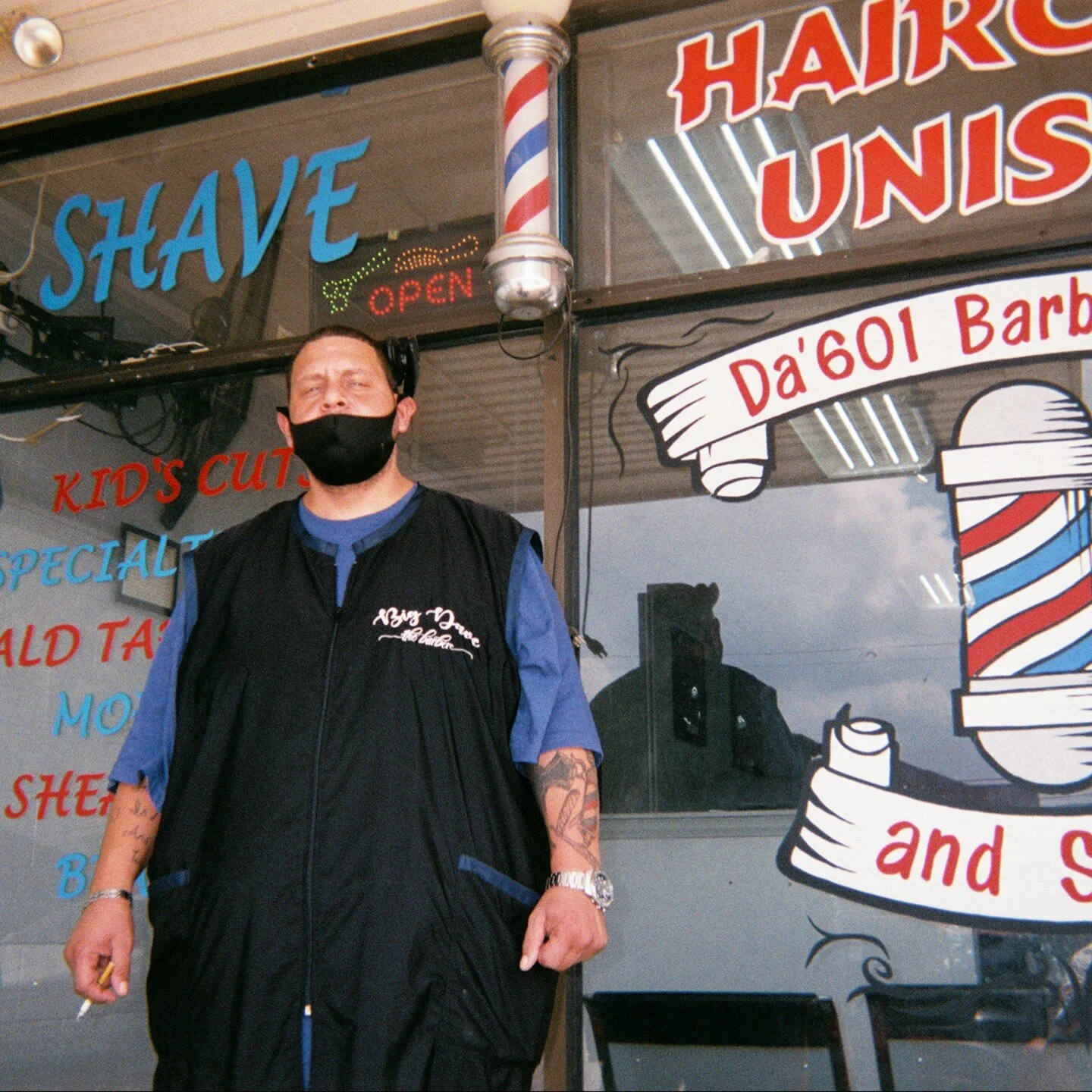 On our #blackhair journey for @shopnilehair we caught up with @bigdave_the_barber in Hurst, TX to see what haircare professionals like him are really looking for in a product! (swipe right to see for yourself...) 

Stay tuned to see Big Dave in actio