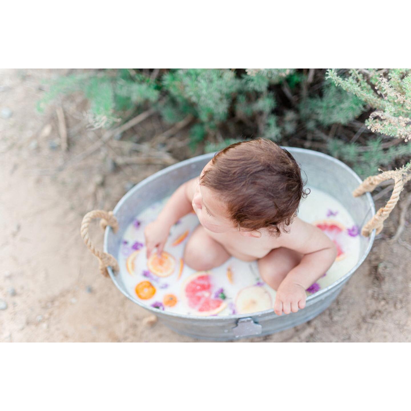 Such a cute milk bath session! What better way to use up your old pumped milk 😂. 
.
.

.
.
.

.
.
.
.
.
.
.
.
.
.
.
.
.
#erinchristinephotography #sandiegophotographer #maternityphotographer #sandiegomaternityphotographer #motherhood #communityoverc