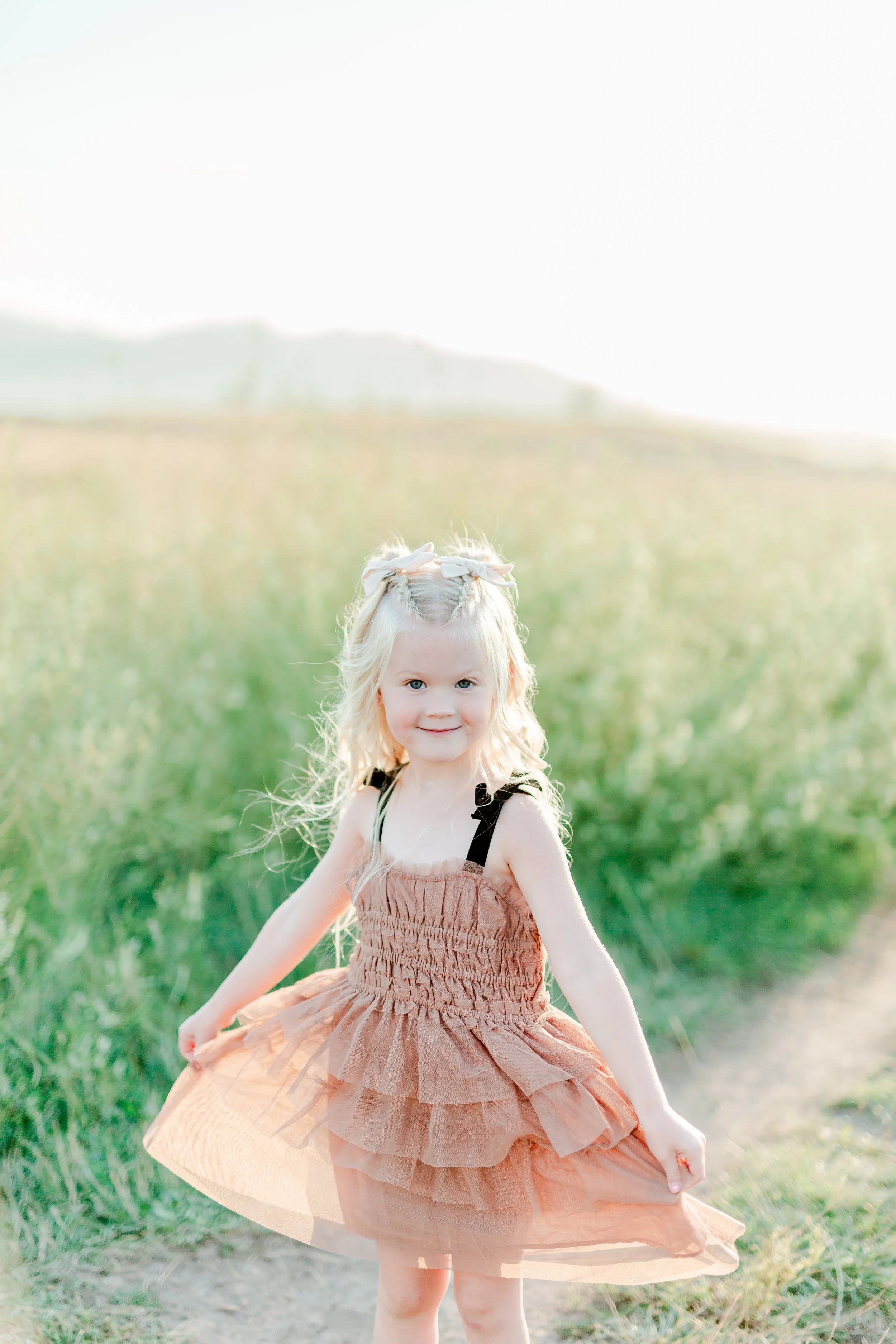    best locations for fall family photos in Utah    best family photography locations near Salt Lake City    fall family photo locations in Salt Lake City    family photos at Tunnel Springs Park    fall family photos at Tunnel Springs Park Utah    wh