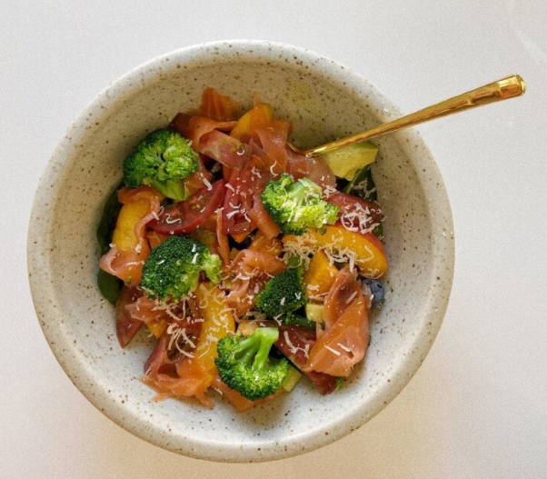 Weekly Farmers Market Haul + Salad Recipe