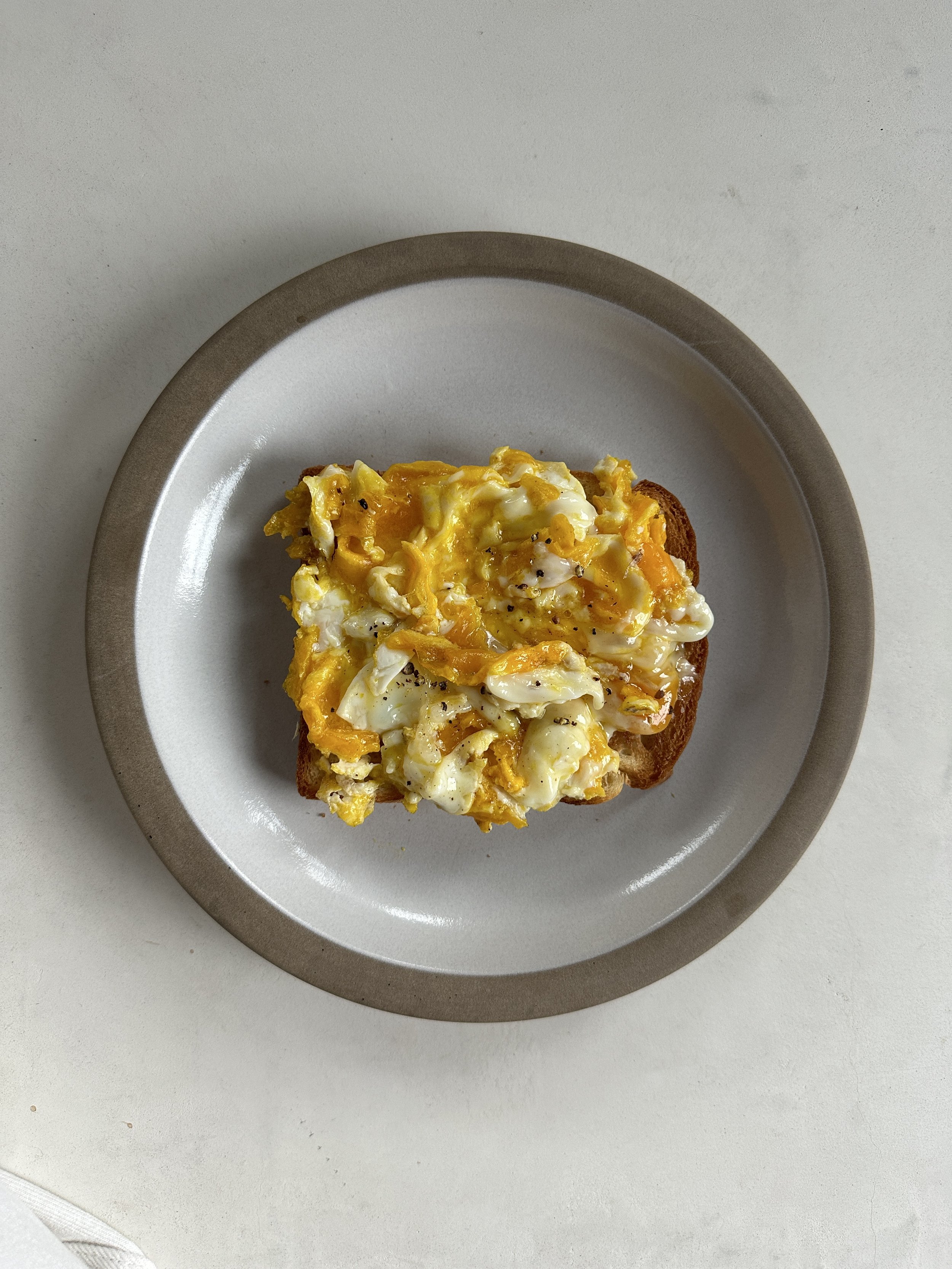 easy soft scrambled eggs 