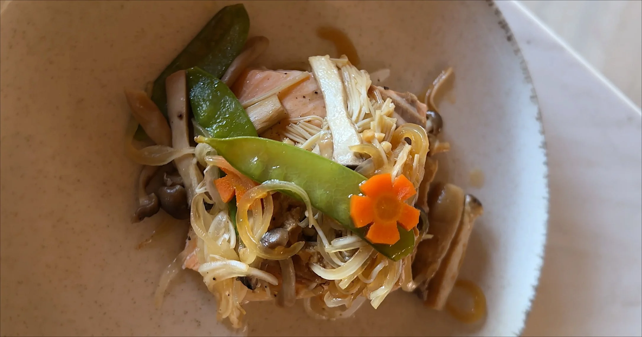 Easy salmon and mushroom foil pack