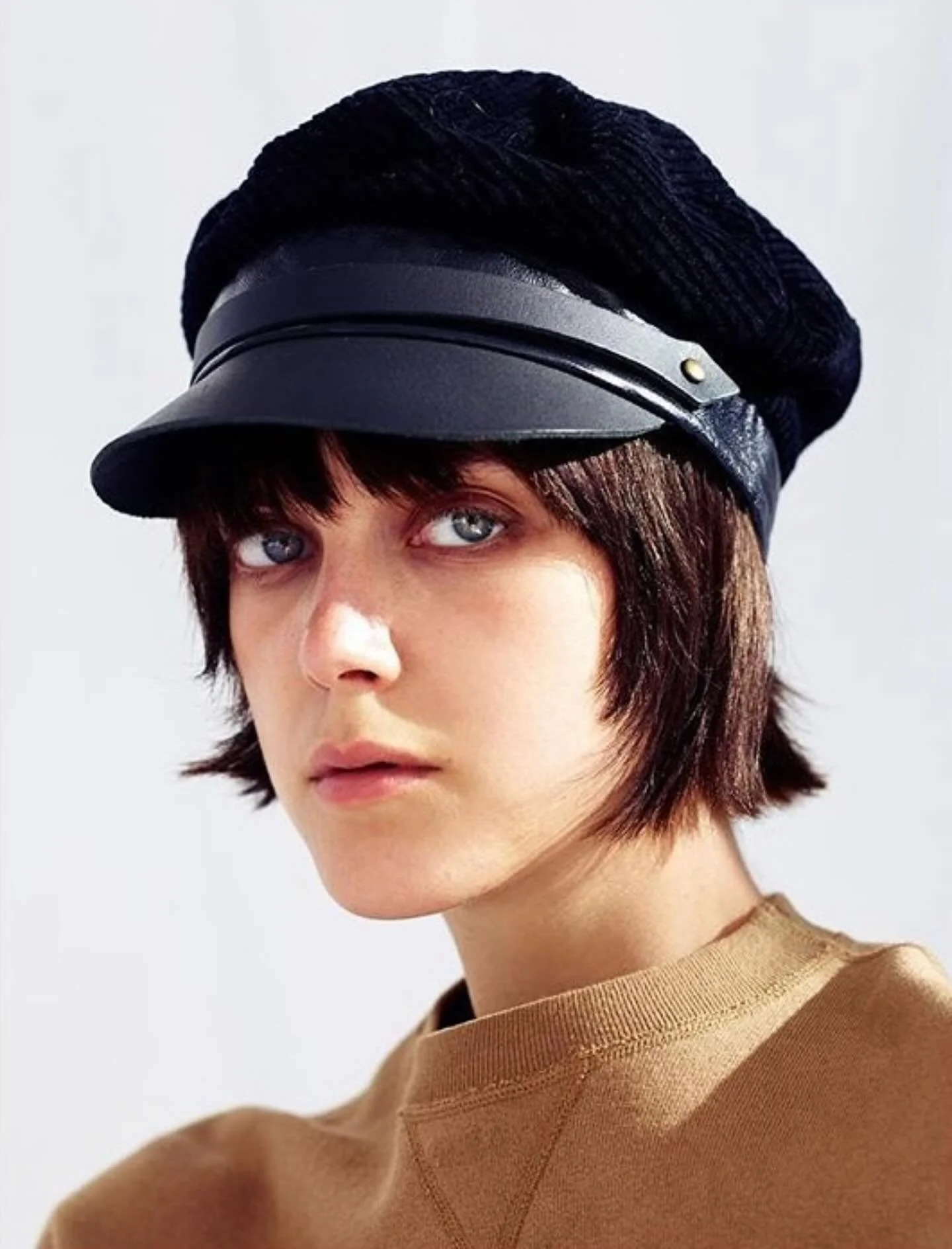 The chauffeur cap aka a baker boy cap or newsboy cap is having a moment again&hellip;. 

#cap #newsboycap #plus&ccedil;achange