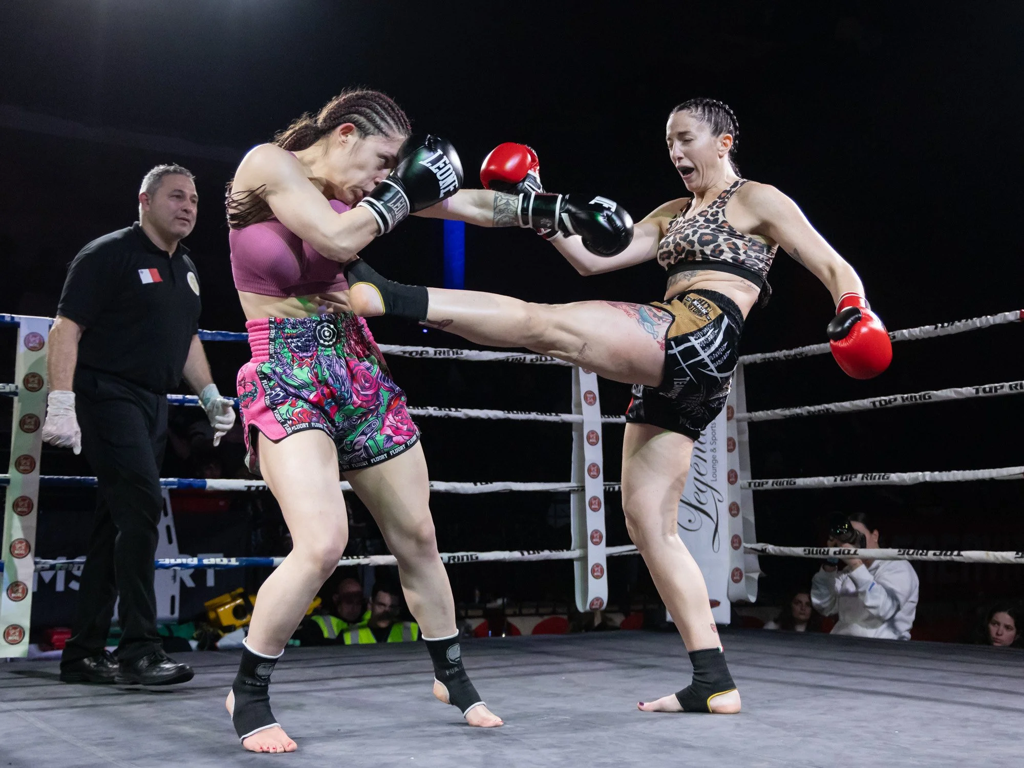 Fight 19 - Rafaela Almeida vs Celeste (W)6783.jpg