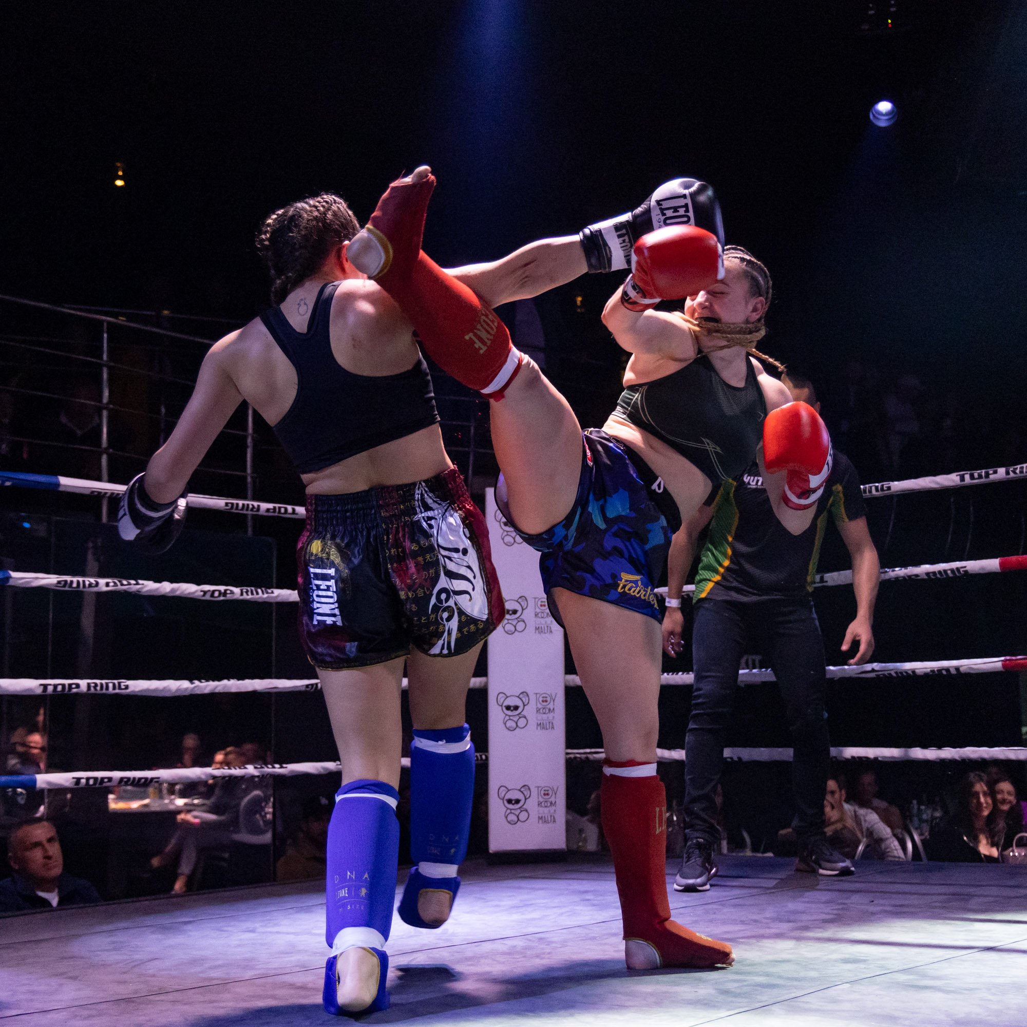 Fight 09 - Emma (W) vs Aurora5339.jpg