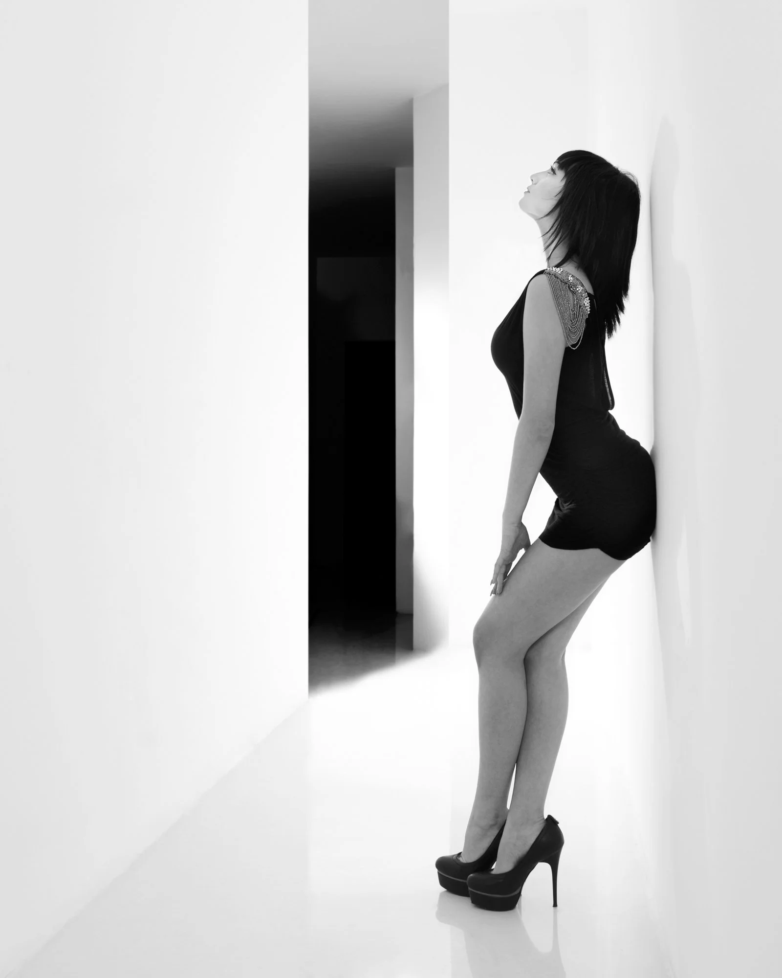 Noella Agius (10 of 48)-Edit B&W.jpg