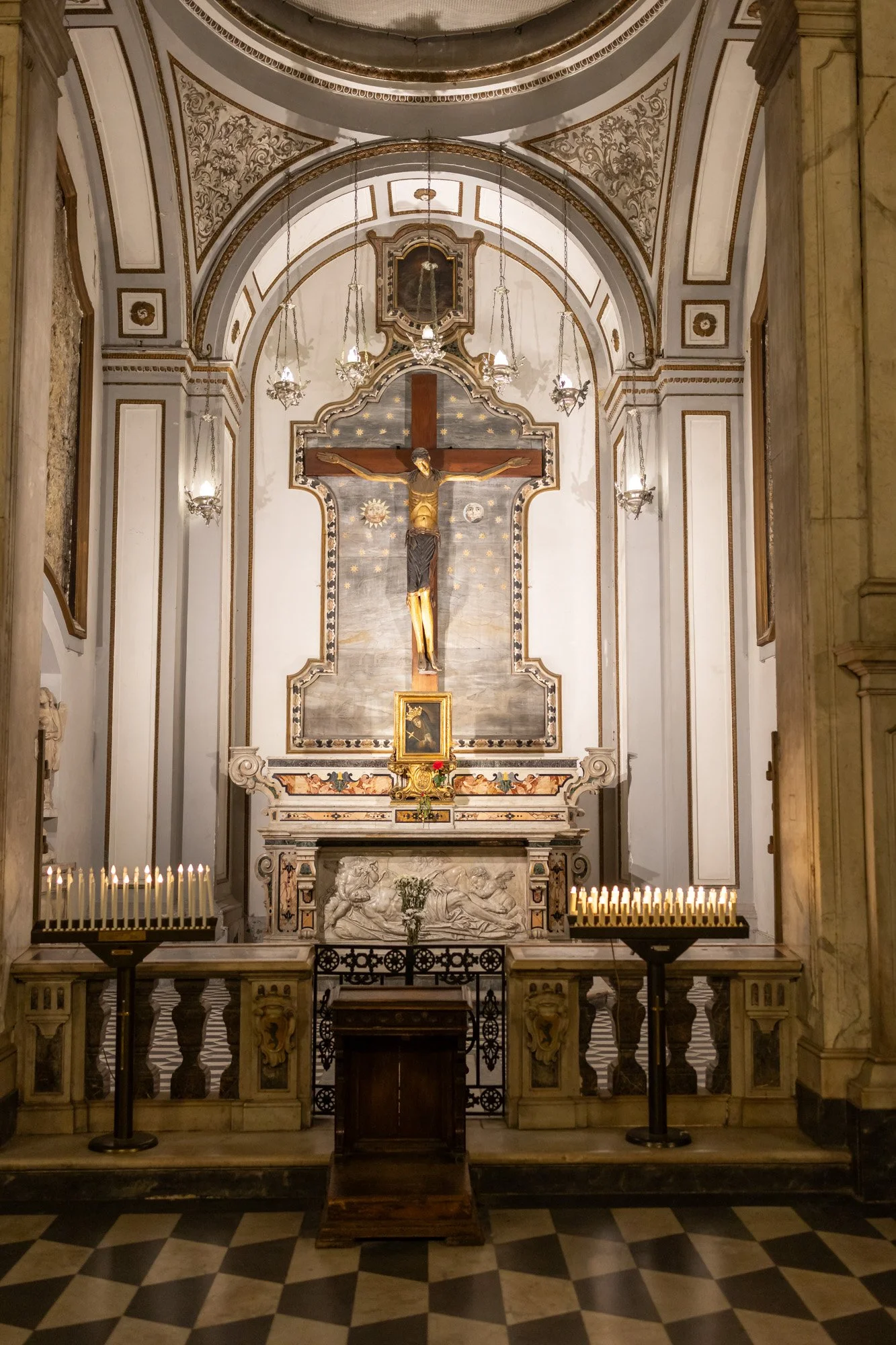 Naples Cathedral (Duomo di Napoli)3-Edit.jpg