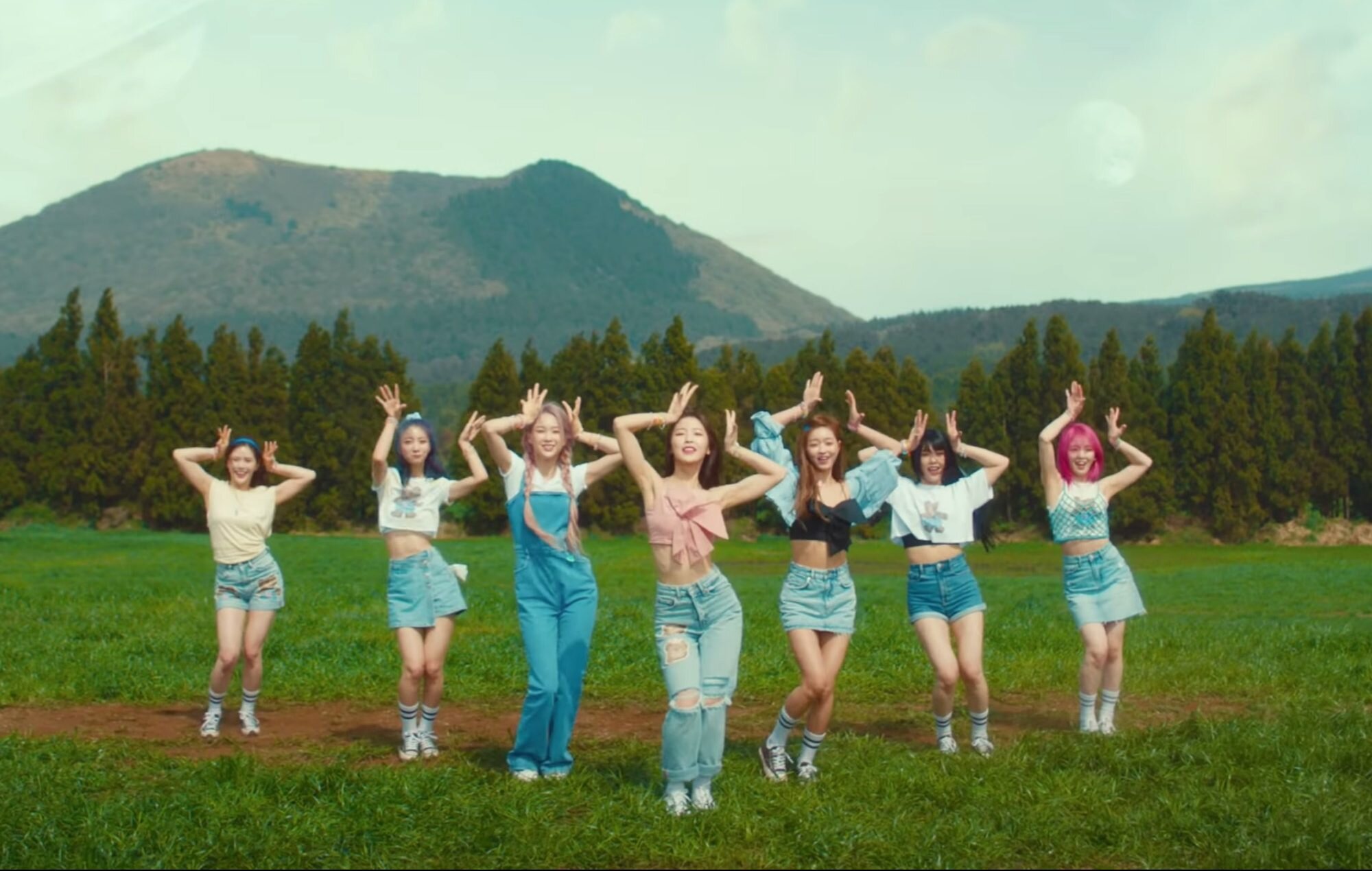 ohmygirl 1.jpeg