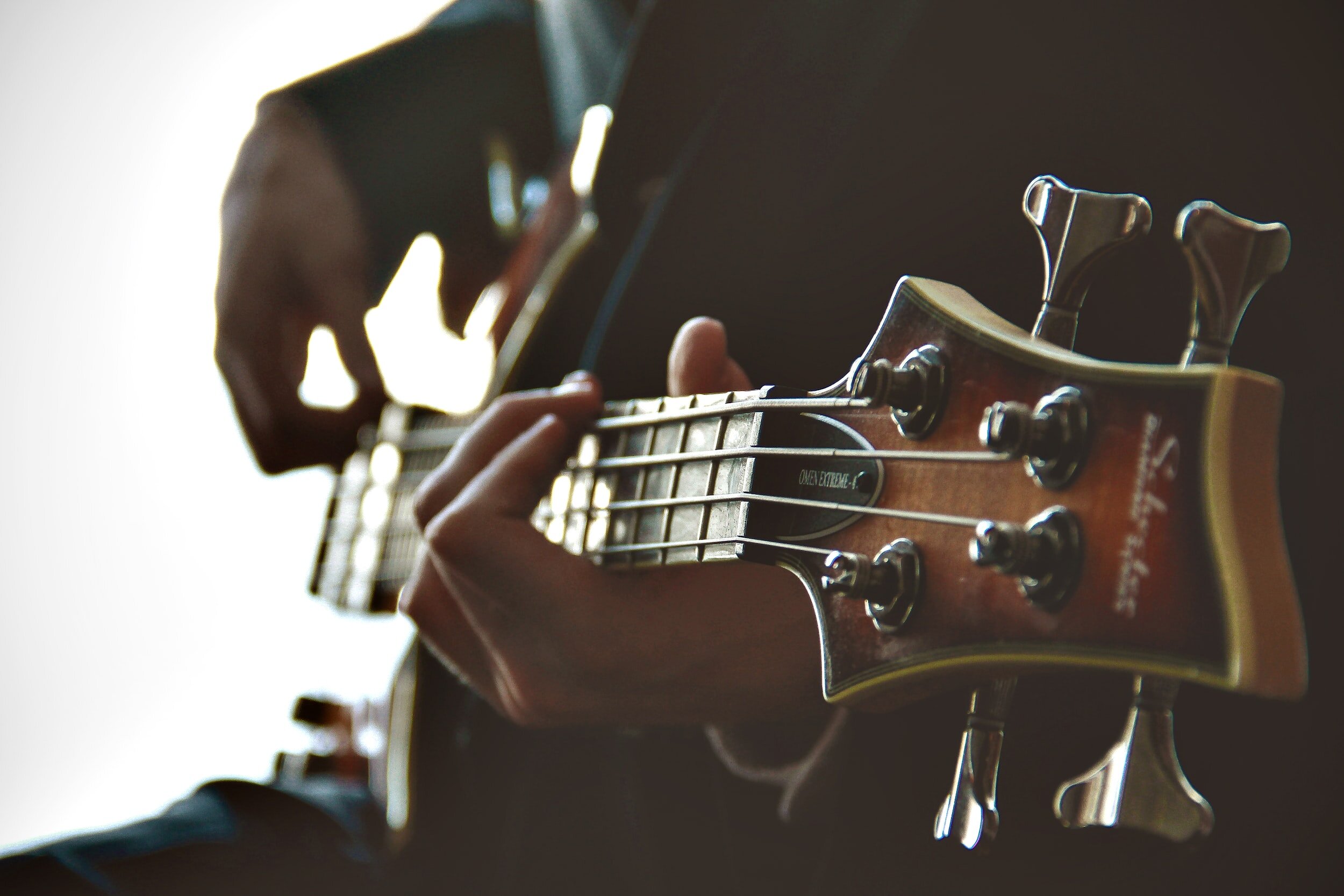 19.00 Uhr Guitar and more