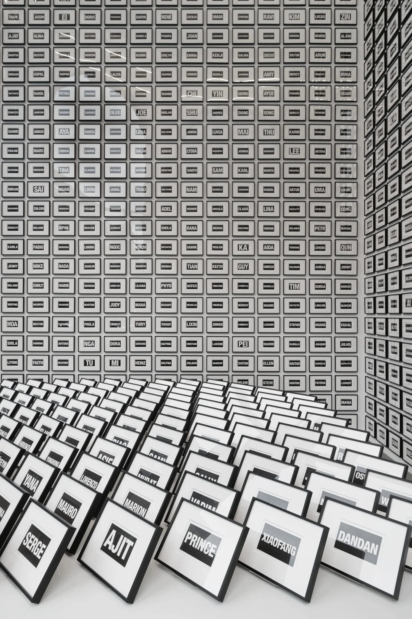 Allan McCollum at Galerie Thomas Schulte