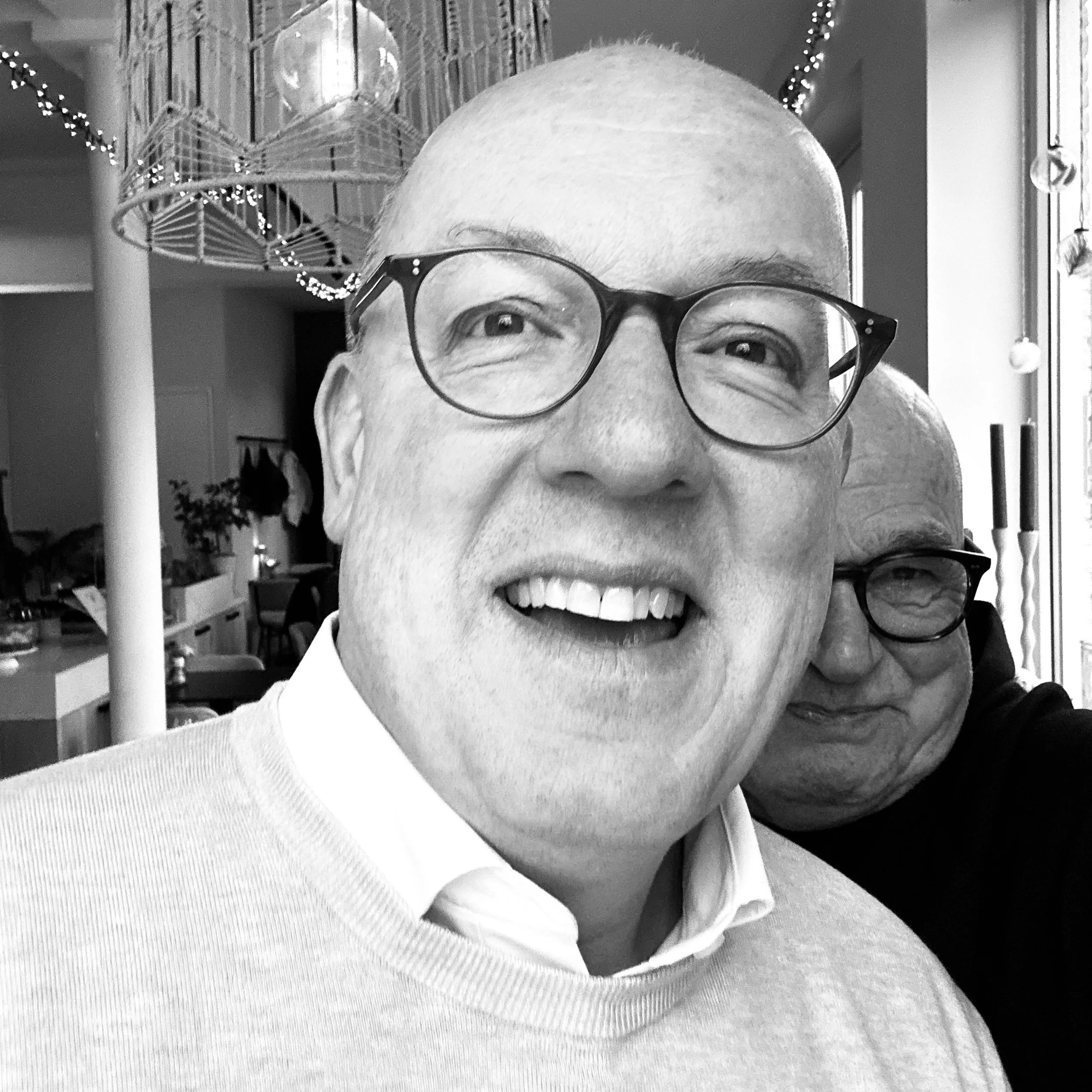 #arnoudversluis MMS /education manager / @bredauniversityas/ creatieve business / @arnoud_versluis Die gewoon door gaat met : Experienced ,ethusiastic and creative marketing /#sanaccent2025 jury  /smart idea / real #ulvenhoutman / white a big smile e