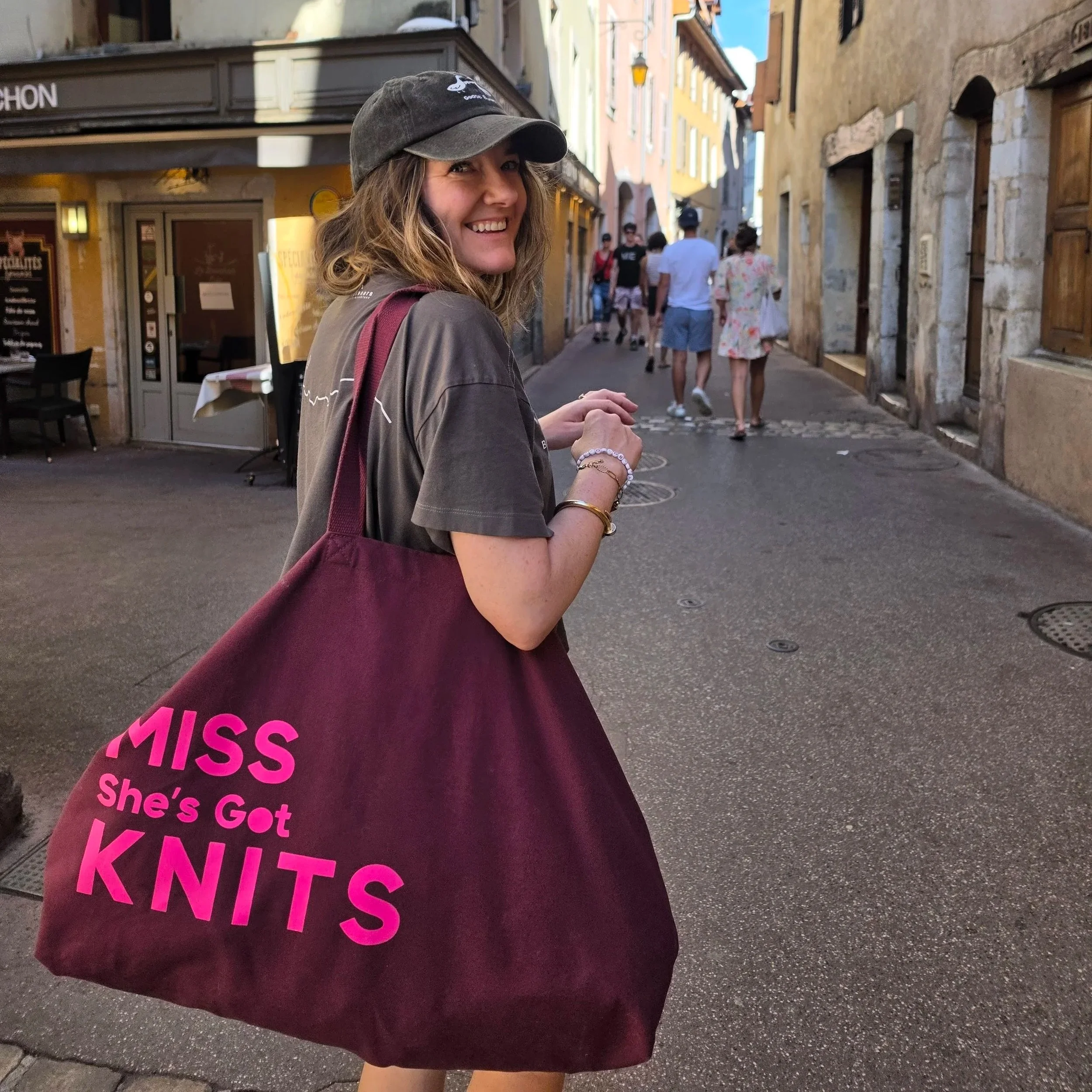 The Oversized MSGK Tote - Maroon/Pink