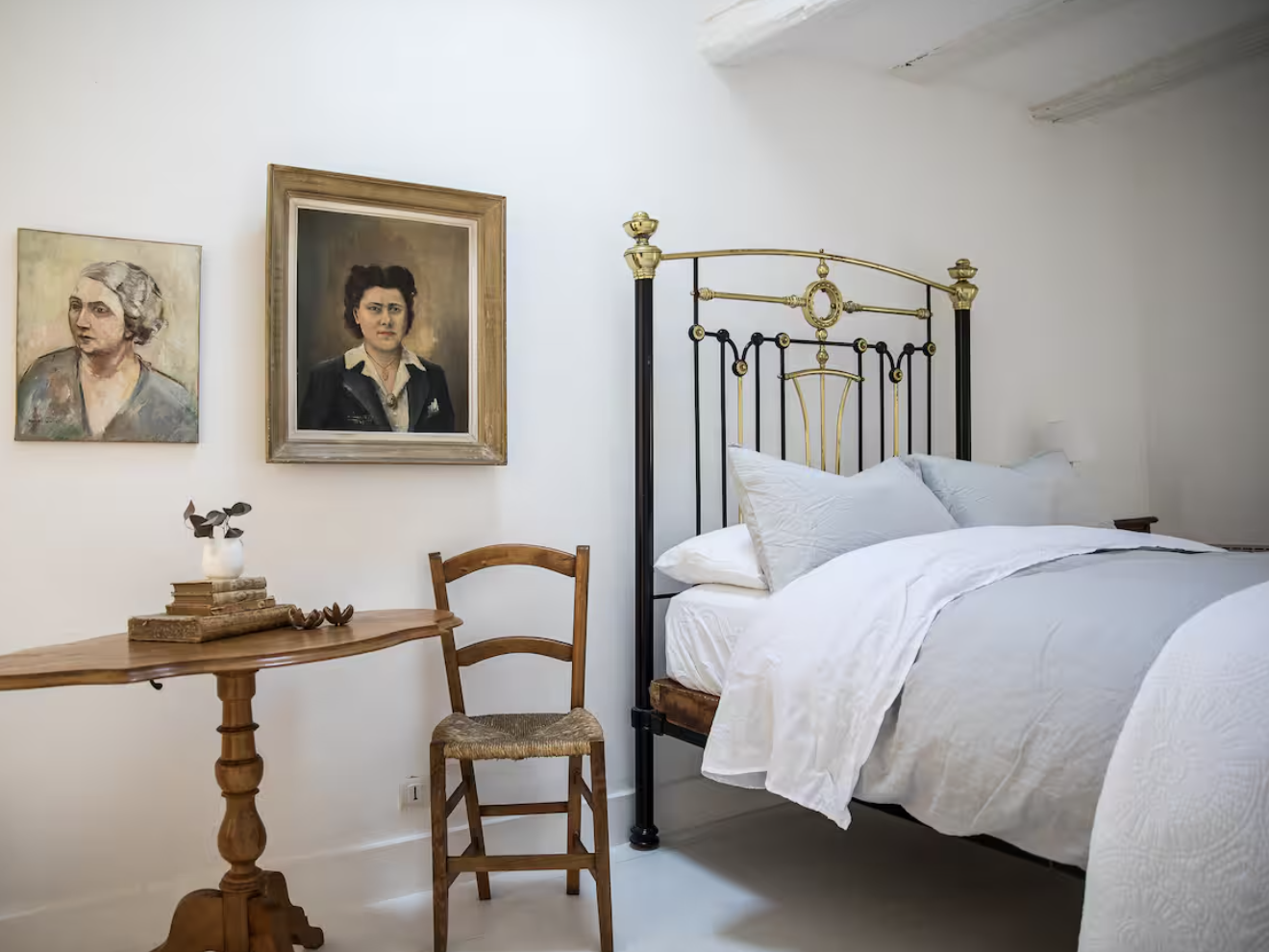 Beautiful accommodations in Saint Antonin Noble Val. In the Tarn-et-Garonne department of France in Occitanie region.