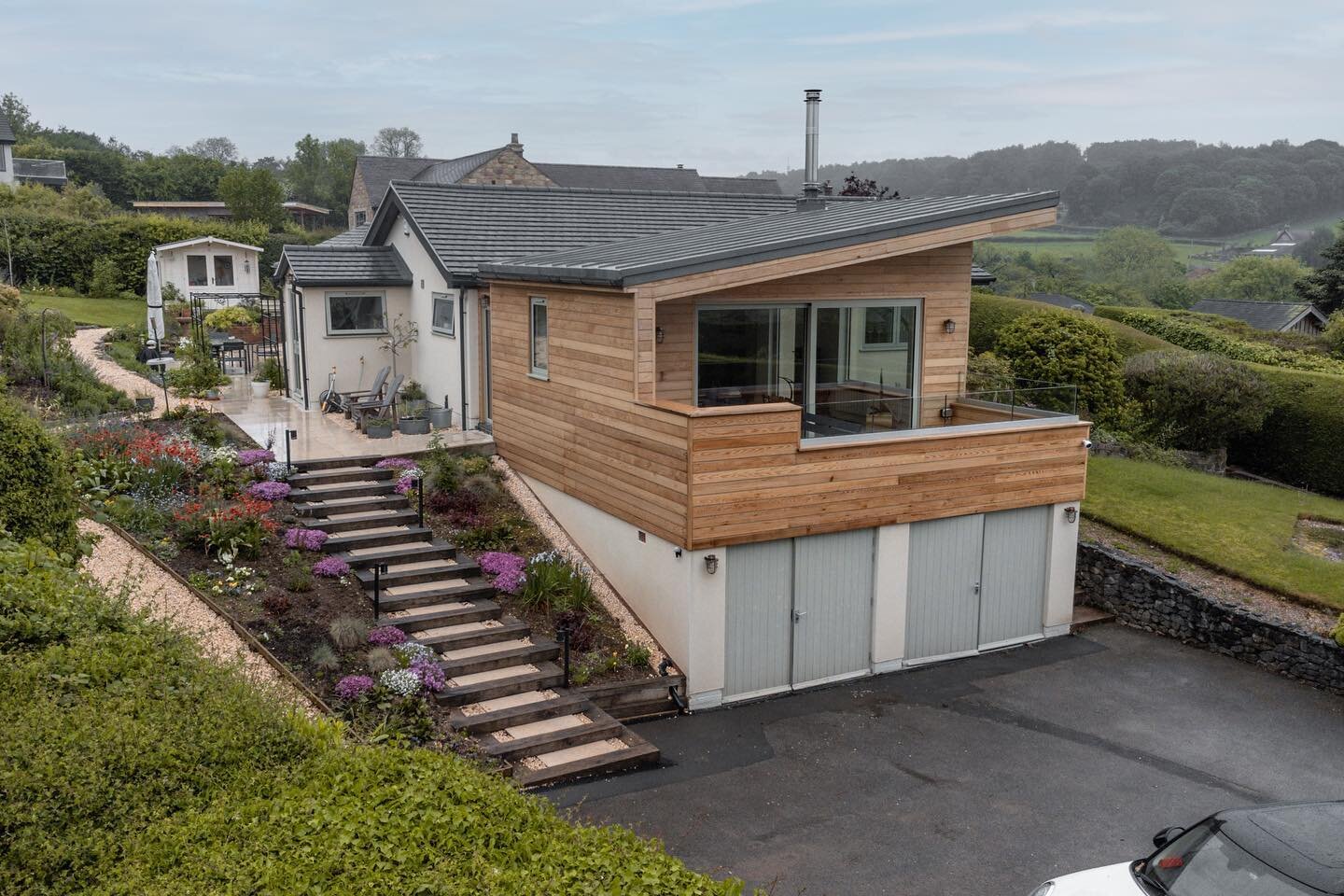 It was nice to revisit this transformational project again recently, swipe to see before photos. More photos have been added to our website, link in bio. 
&bull;
&bull;
&bull;
&bull;
#timber #timbercladding #modern #contemporary #openplan #minimilist