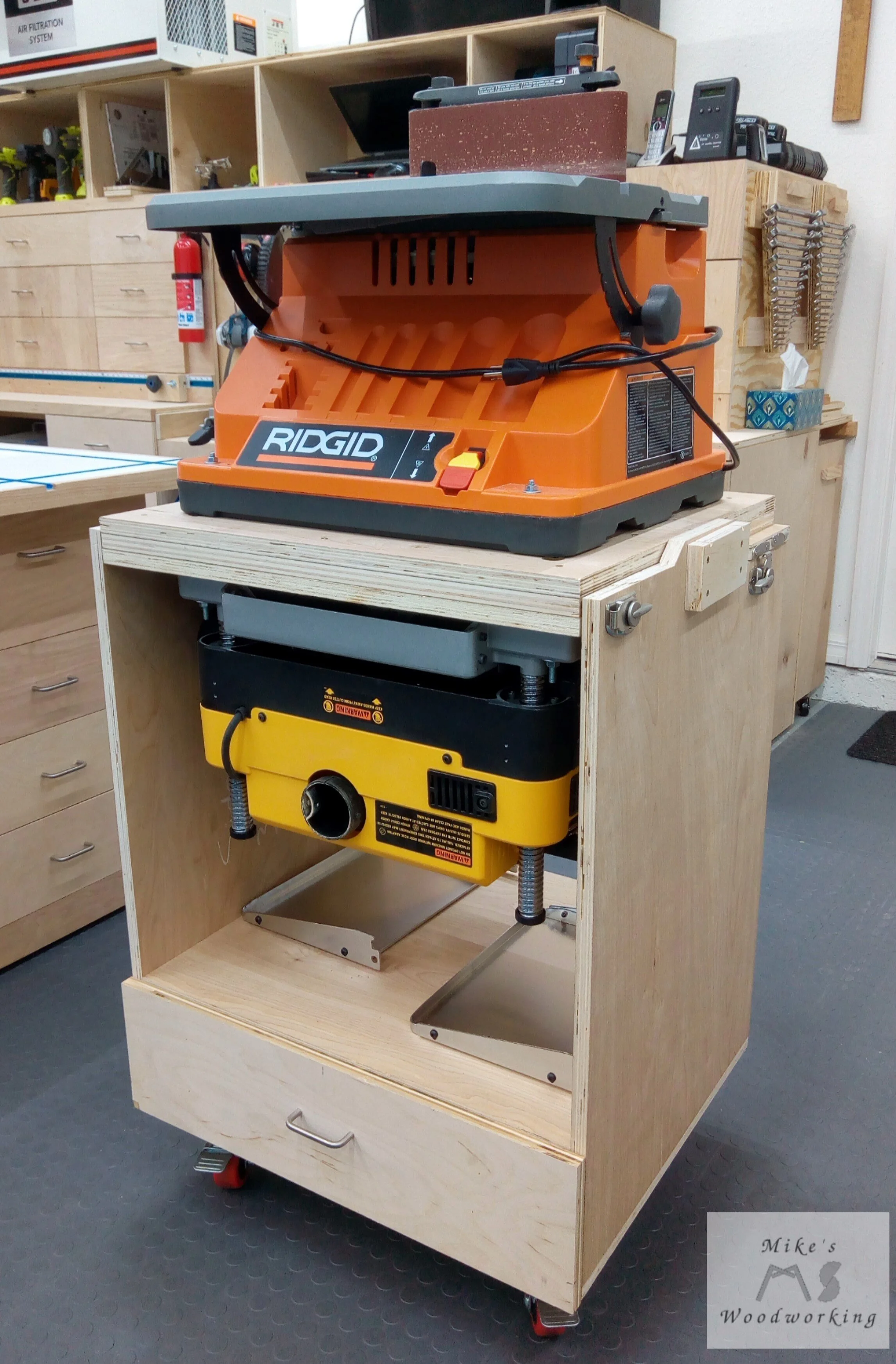 Flip-Top Tool Cart