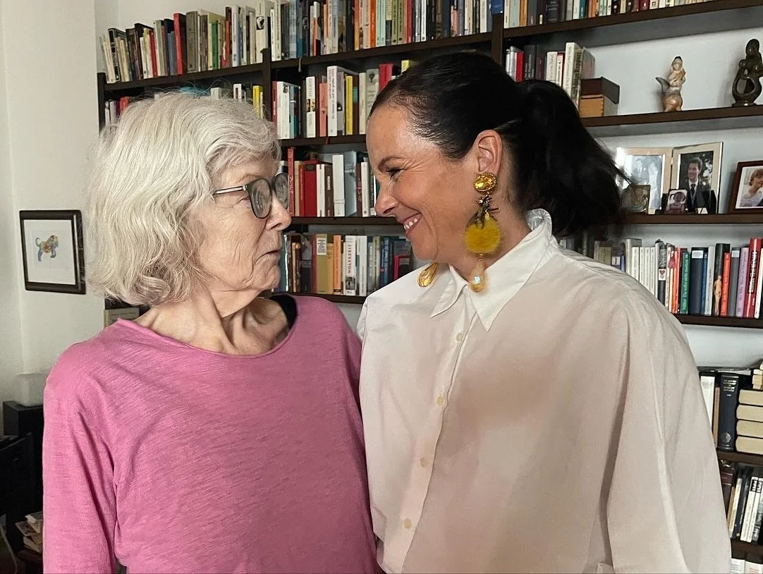 Today my Mama would have turned 83 and I really miss her. 

I wish I could have shown her my apartment. I wish she could have sat on my terrace enjoying the view and reading a book which she loved so much. 

I wish she could have seen me with my frin