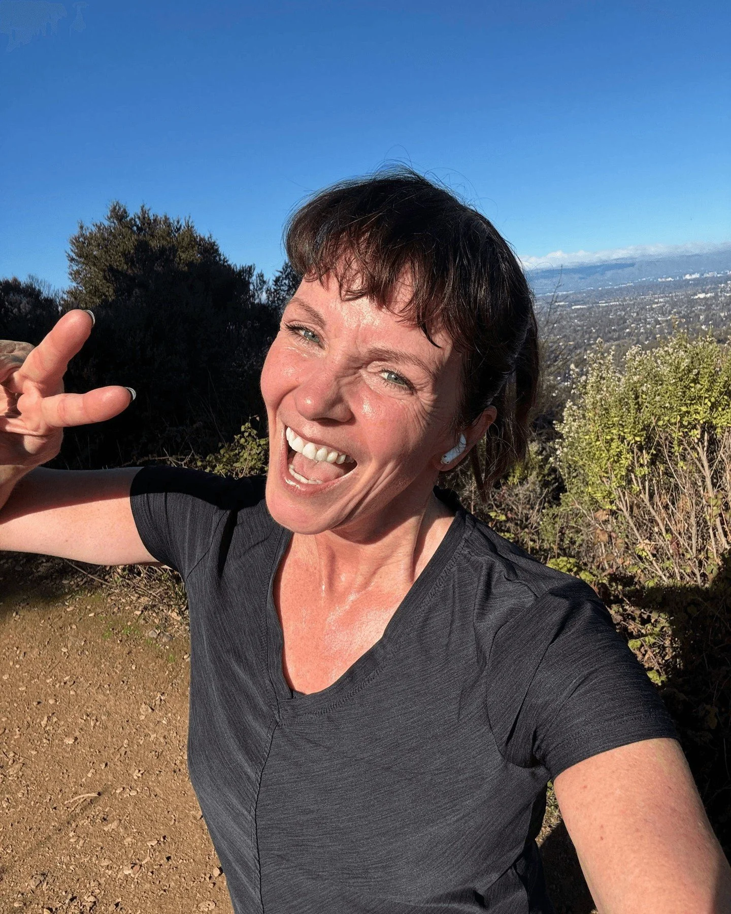 The last weeks have been full. Good work, meaningful things, a lot happening. But even with care (which I take much more now compared to my 30s), I could feel stress building a bit. My head felt fuller than usual.

This morning there was more space a