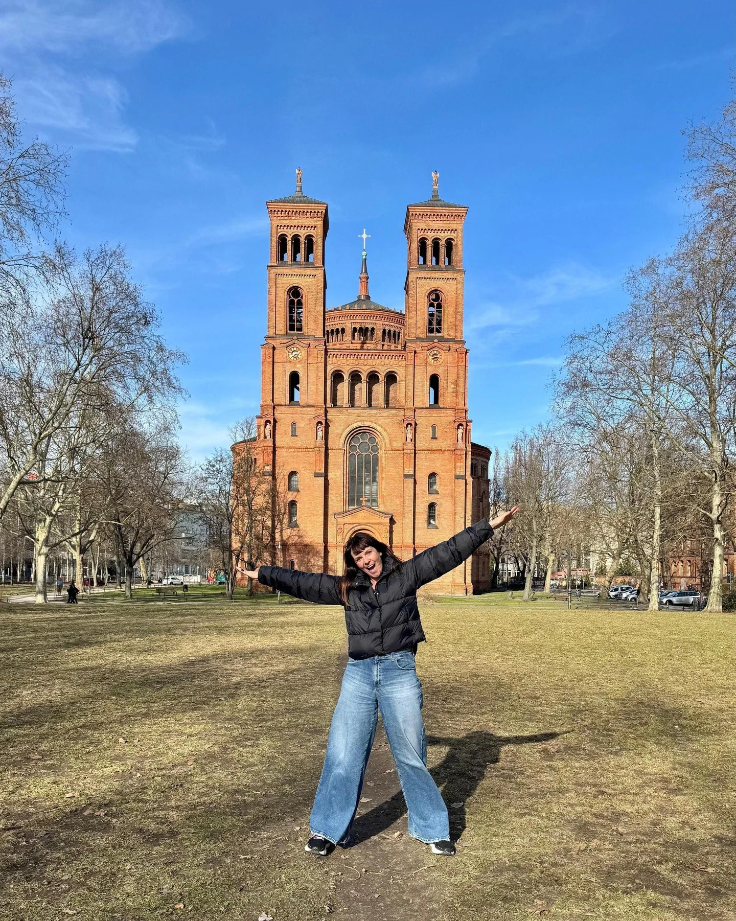 To my friends.

I hug you, with my arms as wide as they can reach.

If you could see yourself through my eyes, I don&rsquo;t think you would doubt yourself as much as you do.

I see how much you care. How much thought you put into things. How you kee