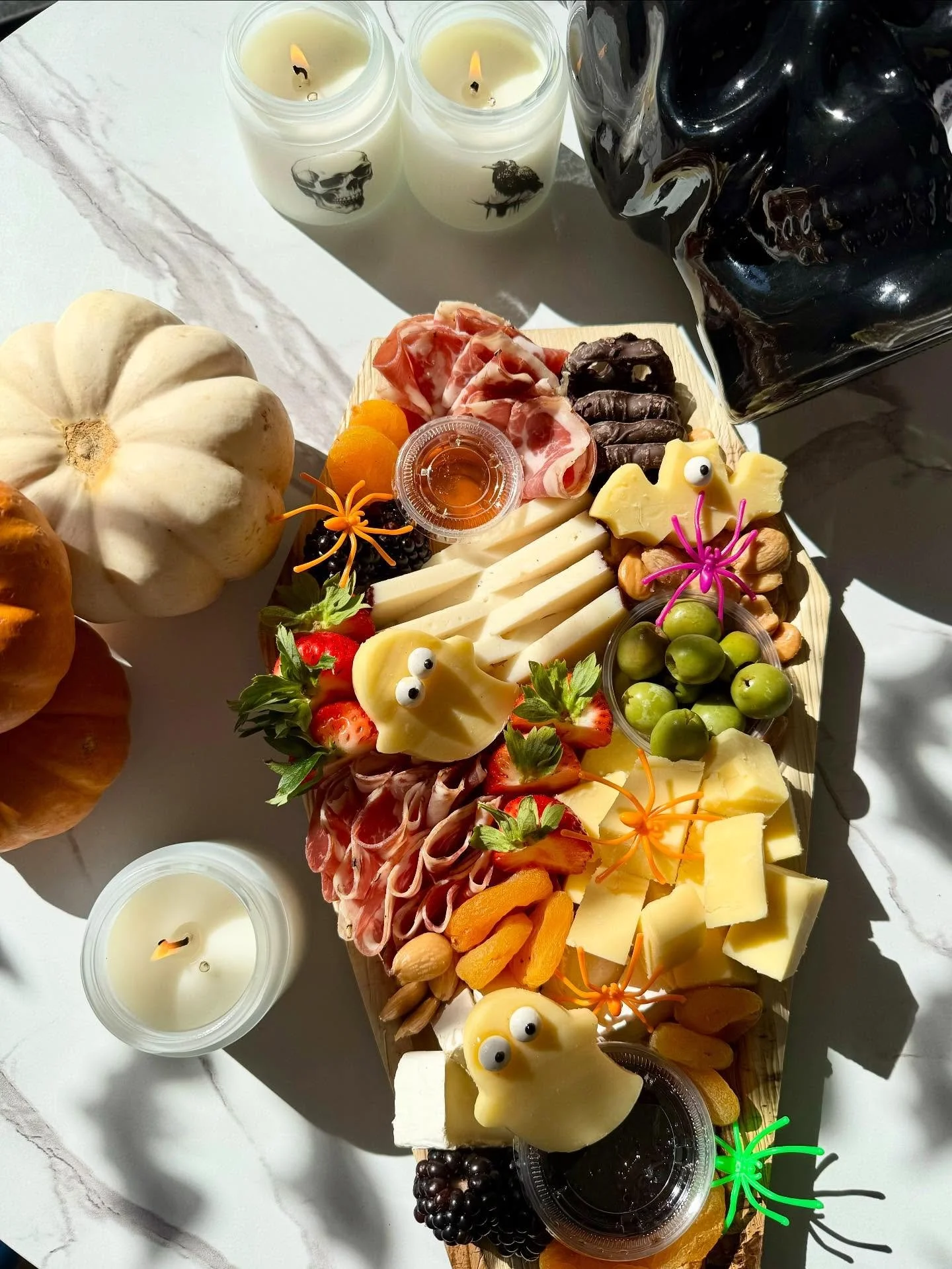 Halloween Coffin Boards are available to pre-order! 

Filled with spooky charcuterie items. It&rsquo;s perfect for your Halloween celebrations! 👻🎃

Place your order request on our website 📲