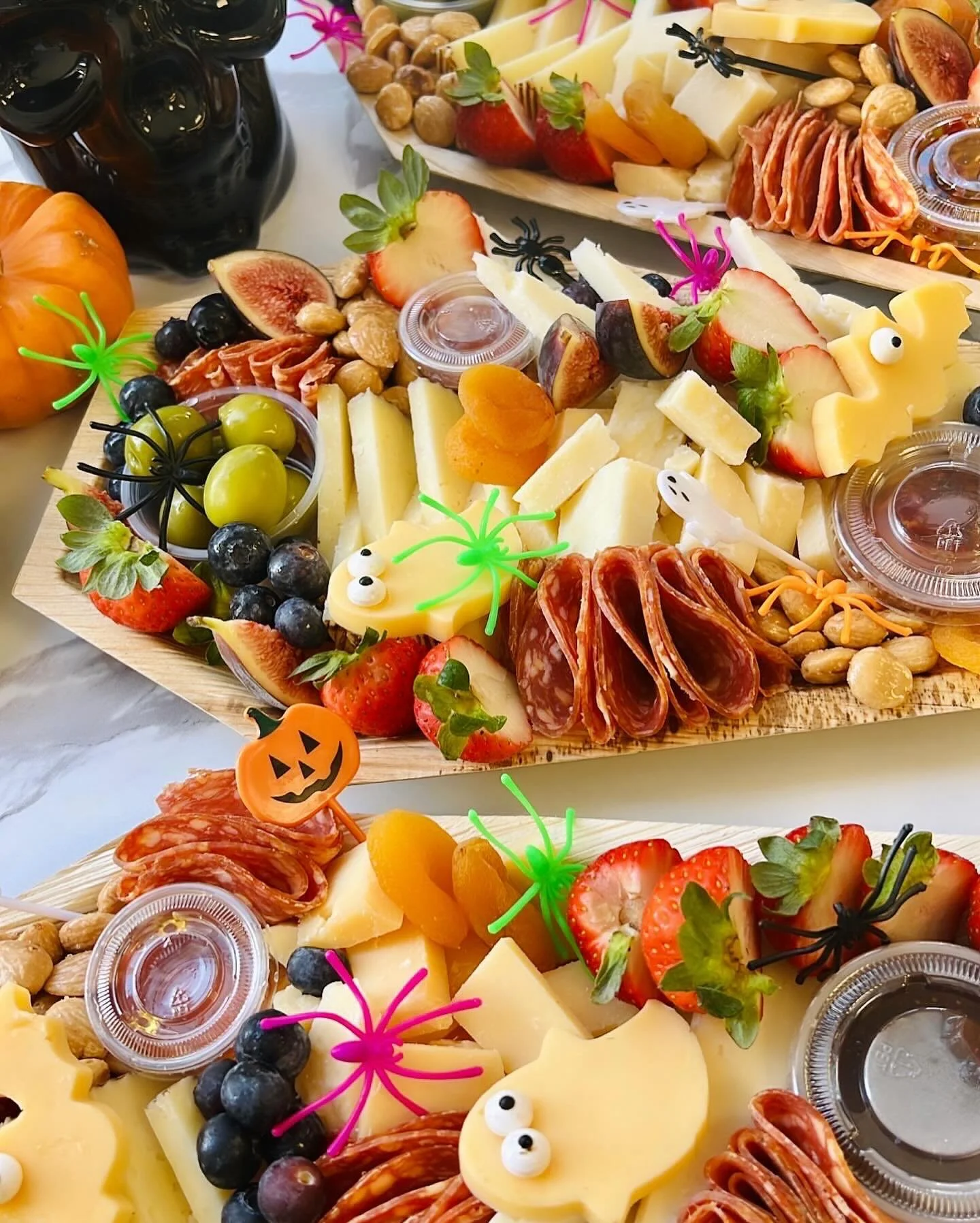 Kicked off spooky season with some Halloween coffin boards this weekend 💀👻🎃

Get your pre-orders in, we will have limited amounts of these spooky charcuterie (&amp; dessert!) coffins for all of October and they are filling up quickly! 

Place your