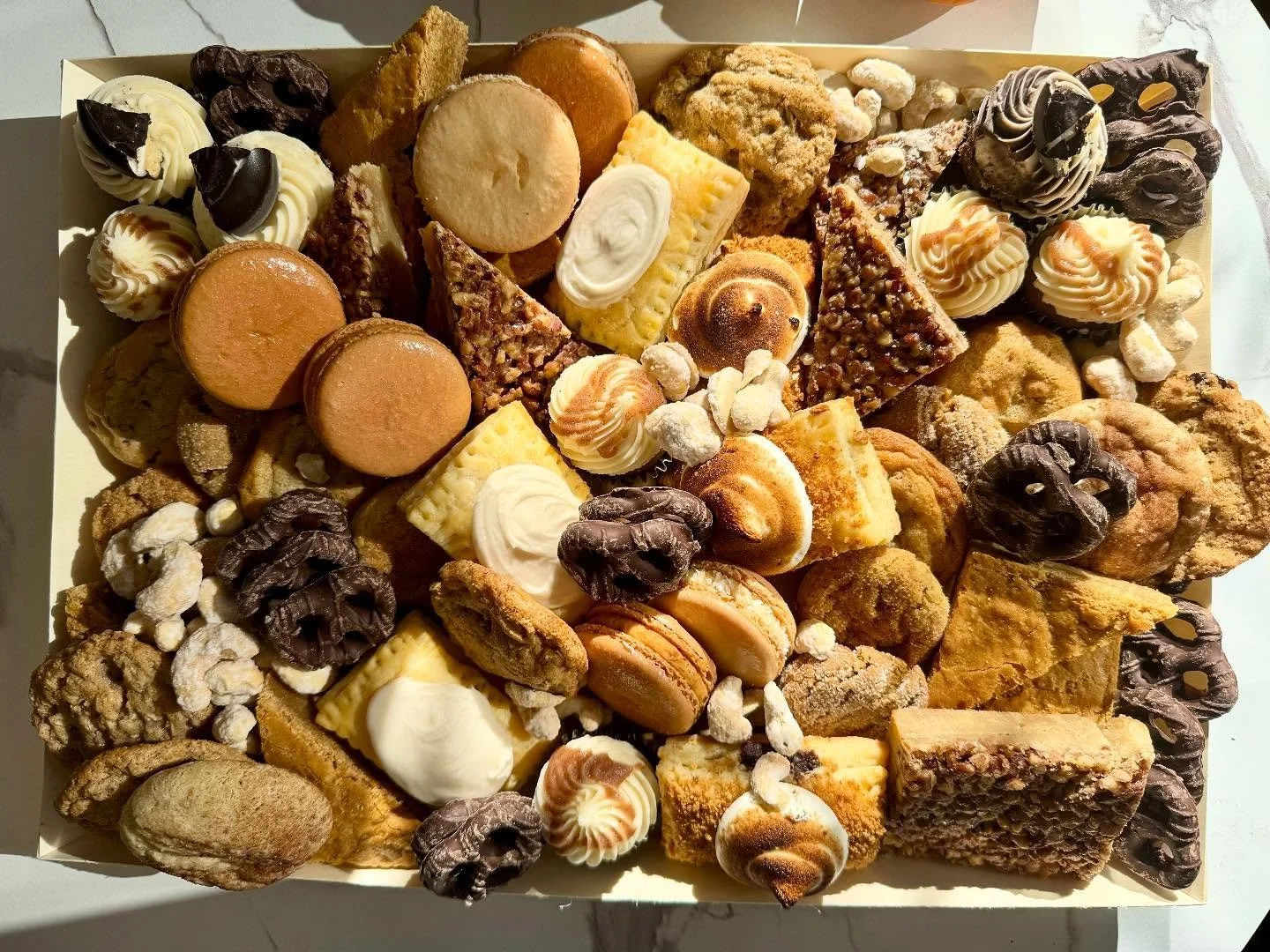 Our Thanksgiving Dessert Board🍗🍪🍰🧁🍫

We work with local Westchester bakers to craft the PERFECT variety of Fall flavors to satisfy everyone!

🧁 Pumpkin Smores &amp; Churro Mini Cupcakes @bakedtoperfection_ny 
🍰 Pecan Pie Blondie &amp; Apple Ci