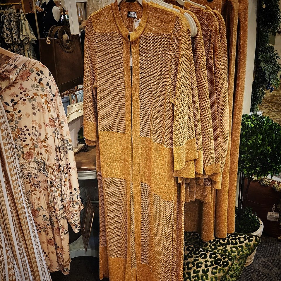 ✨Step into Spring with a splash of gold! Our Ariana Gold Duster dress is finally here at Nest in the Village, perfect for adding that touch of glamour to your wardrobe. Luxurious, lightweight, and undeniably chic, this piece promises to be your go-to