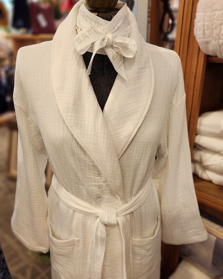 🌟 Start Your Day with Luxury! 🌟

Introducing our new Muslin Cotton Spa Robe at Nest in the Village! Step into softness and envelop yourself in comfort each morning. Our spa robes are crafted from the finest muslin cotton, offering a breathable, lig
