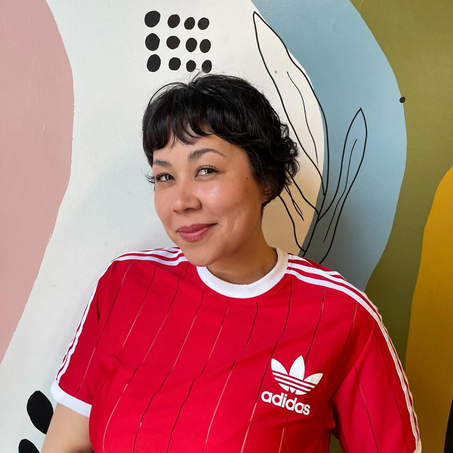 🤝 Introductory Haircut 🤝
.
For some people a big change is cutting their hair short. For others, like Andrea a big change is growing it out after years of wearing it in a buzz cut. 🌱
.
Either way I&rsquo;m here to help! Please choose an Introducto