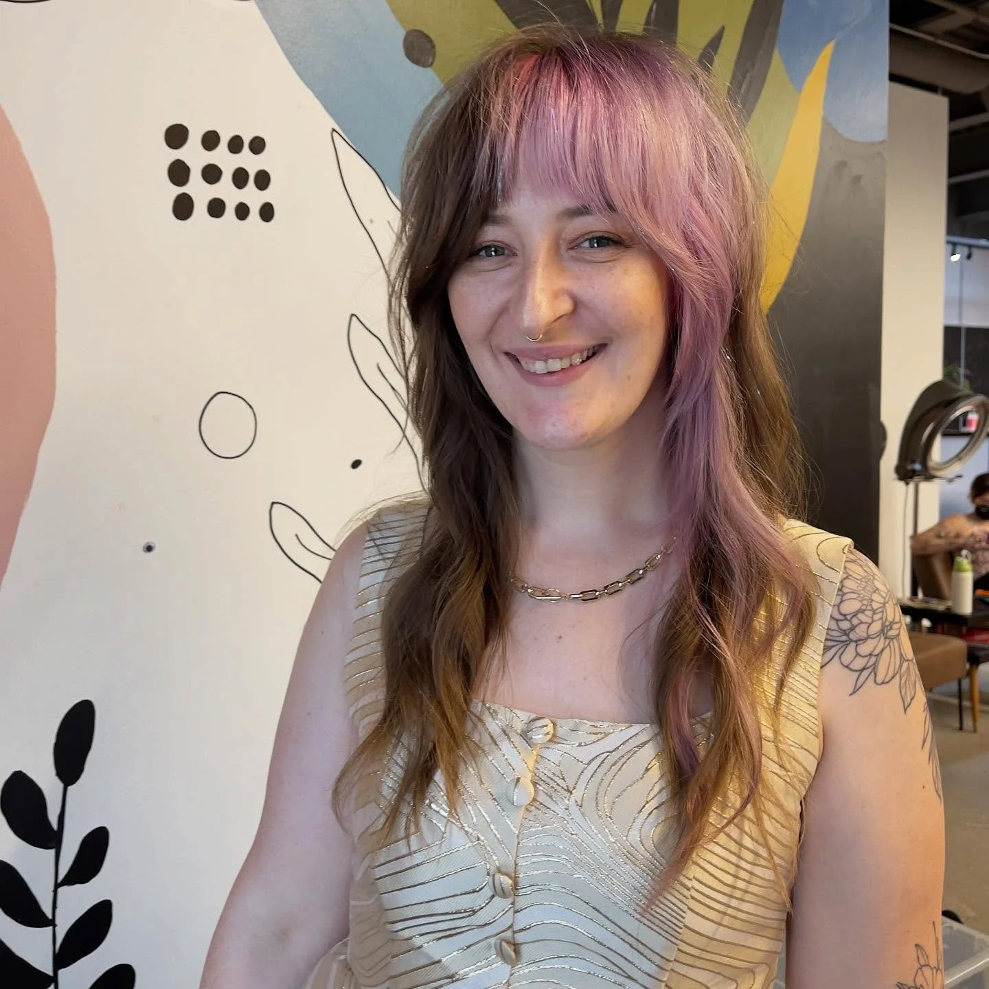 💕Shags = timeless 💕
.
&amp; yes I&rsquo;ll die on that hill. 🪦So let&rsquo;s all take a moment to appreciate @betsystyles badass shag, immaculate vibes &amp; style. 🙌🏻
.
She shared with me about @re.vamp.detroit clothing swap &amp; y&rsquo;all k