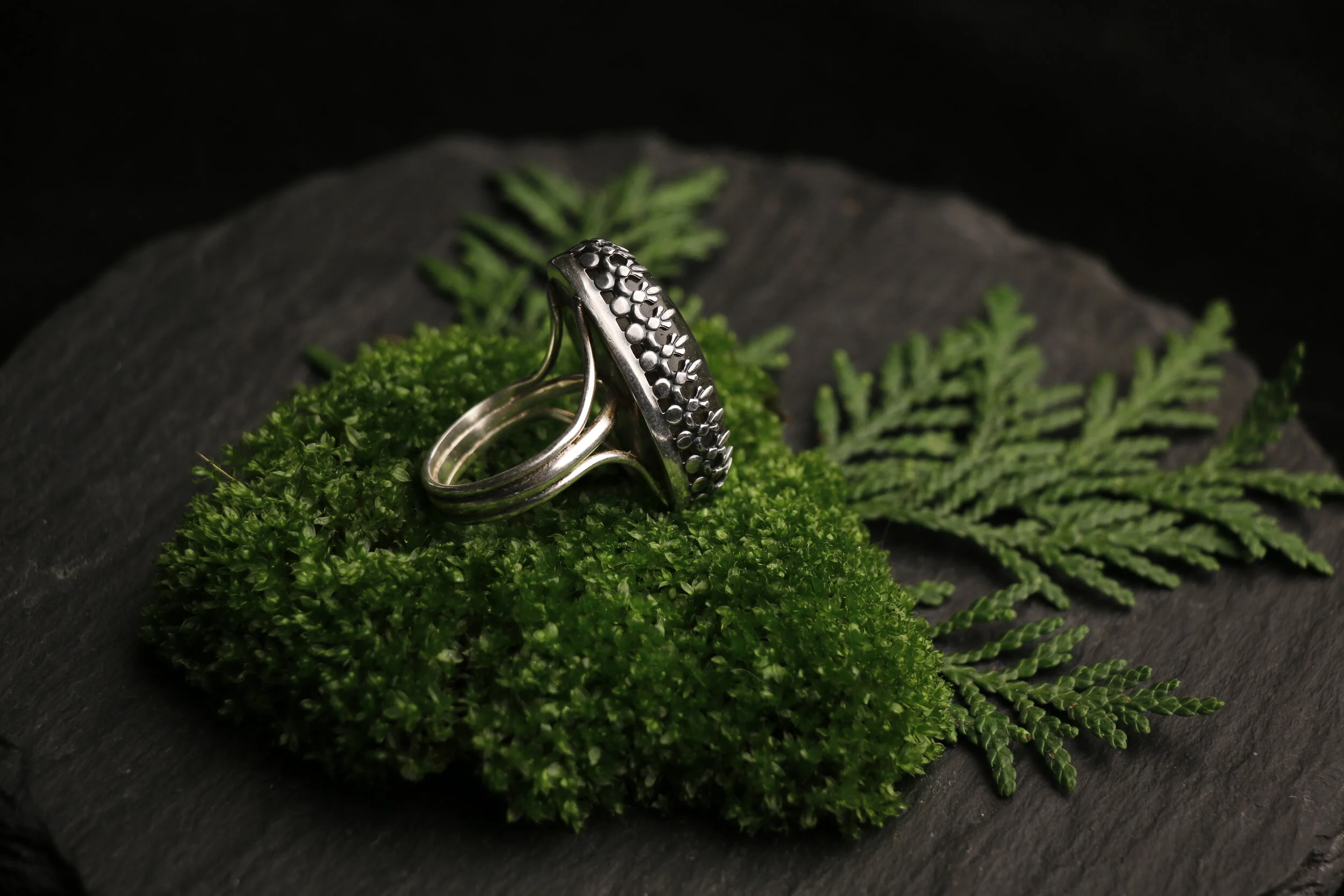 Labradorite_silverring2.jpg
