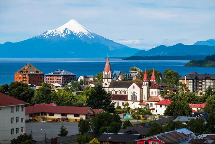Puerto-Varas-Chile.jpeg