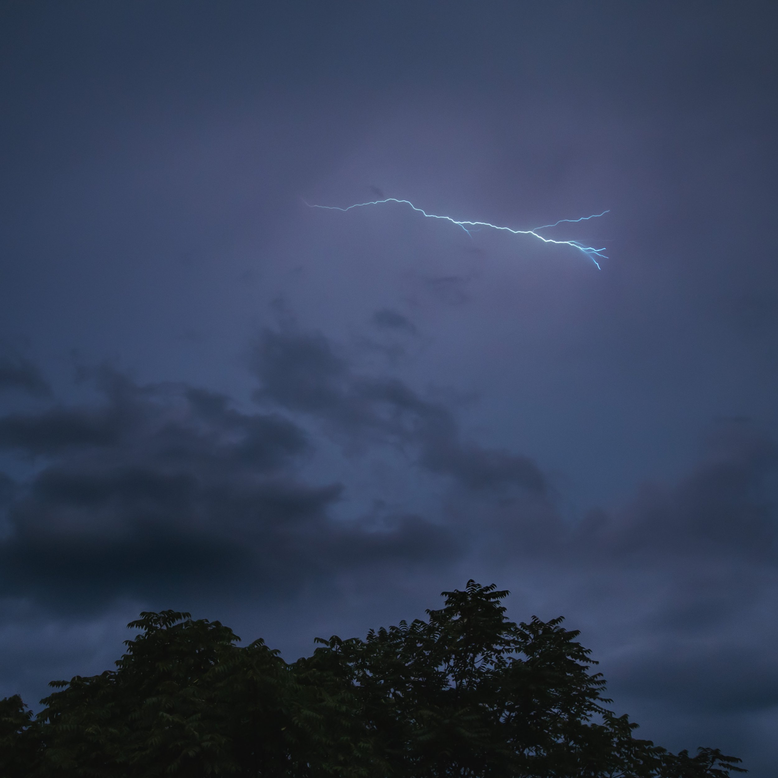 LIGHTNING BAR.jpeg