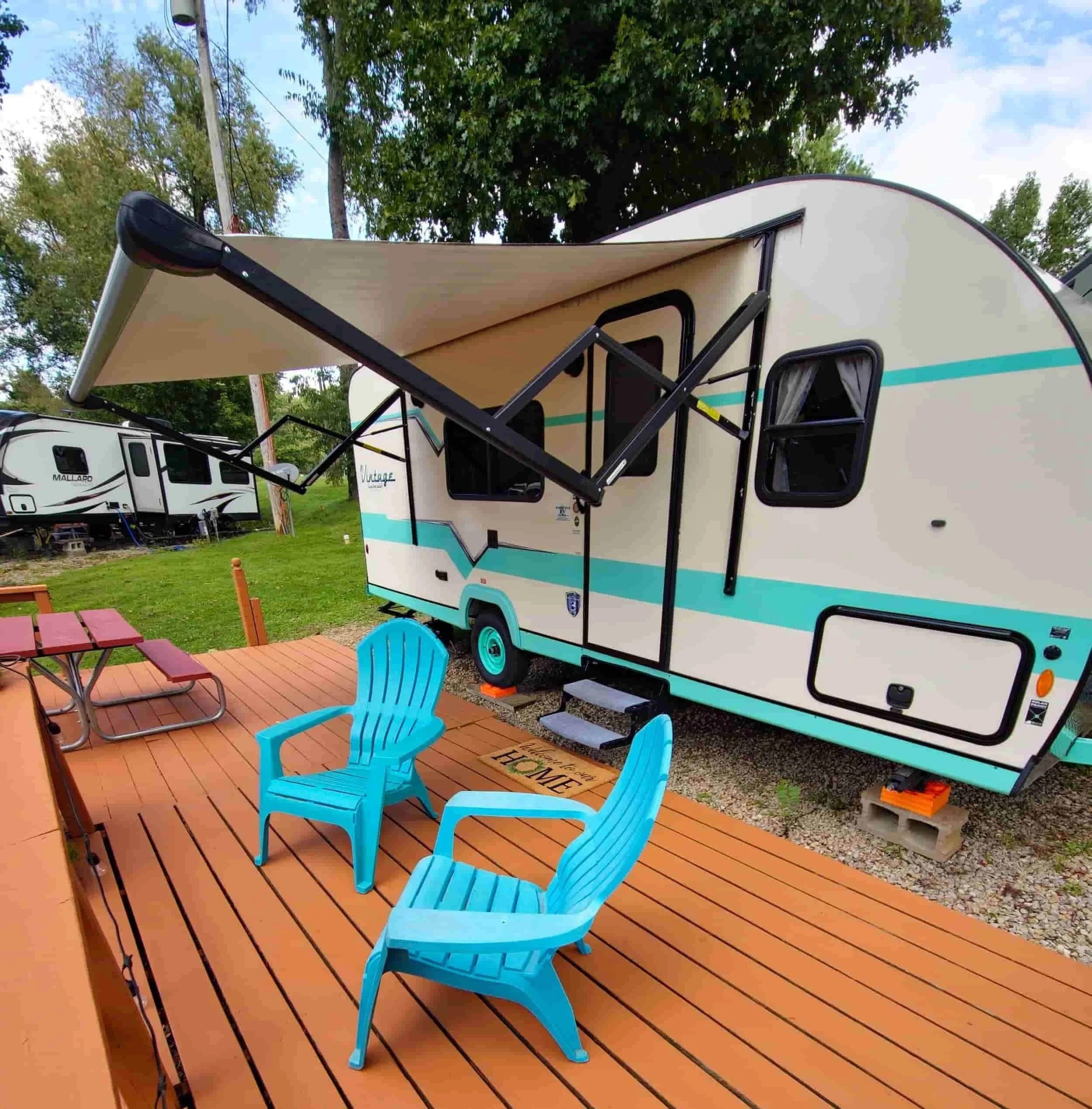 Vintage cruiser rental at Wolfies Campground