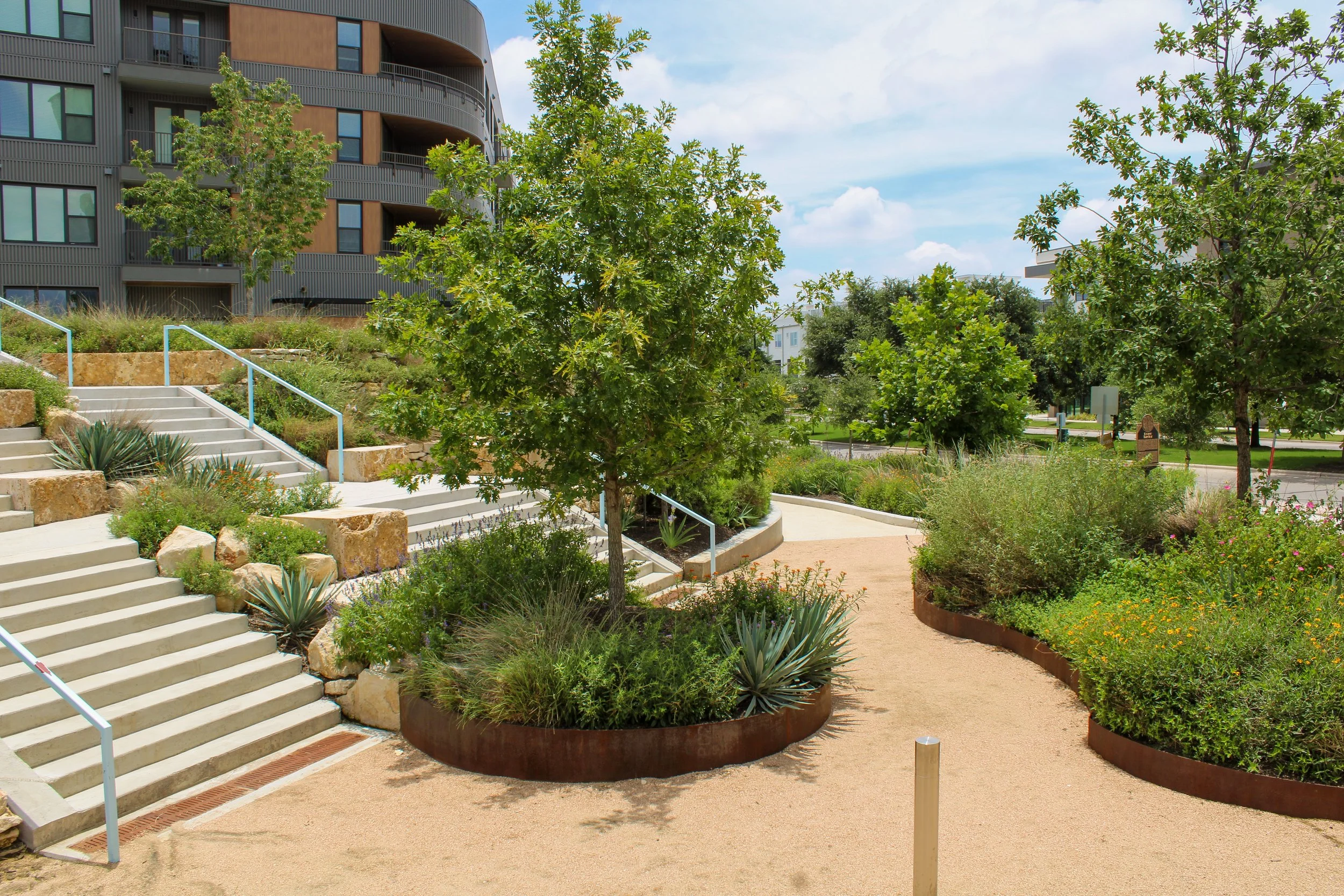 26 Roger Lavon Plaza-3-2.jpg