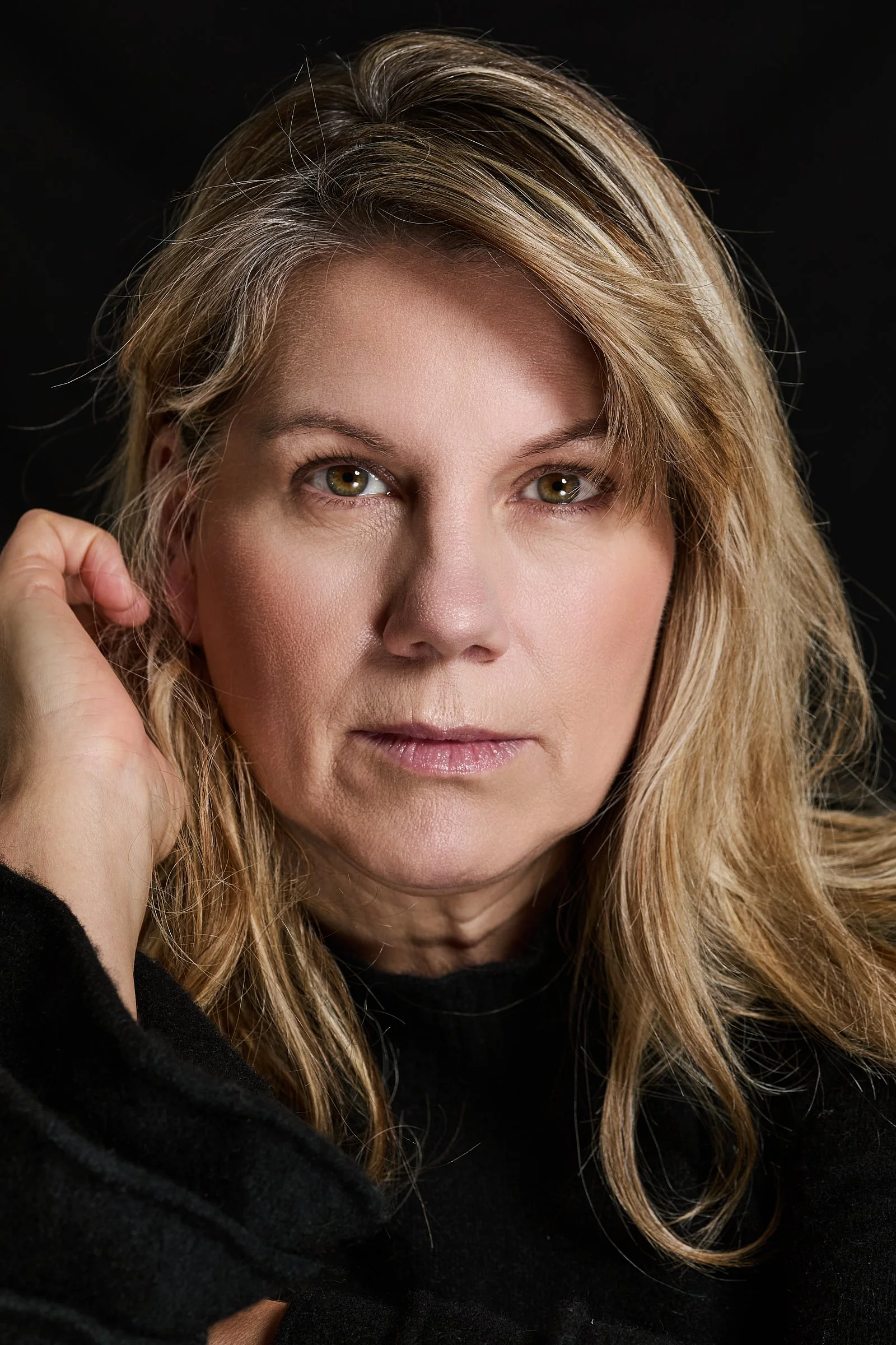 Drama-Komödie-Dramady-Gespühr-für-starke-Frauenfiguren-Starke-Rollen-Beherrscht-alle-Fachrichtungen-Filmschauspielerin-Ausnahmetalent-Isabella-Schmid-Internationale-International-Schauspielerin-ausdruckstark-beeindruckend-amerikastile-ausnahmetalent-