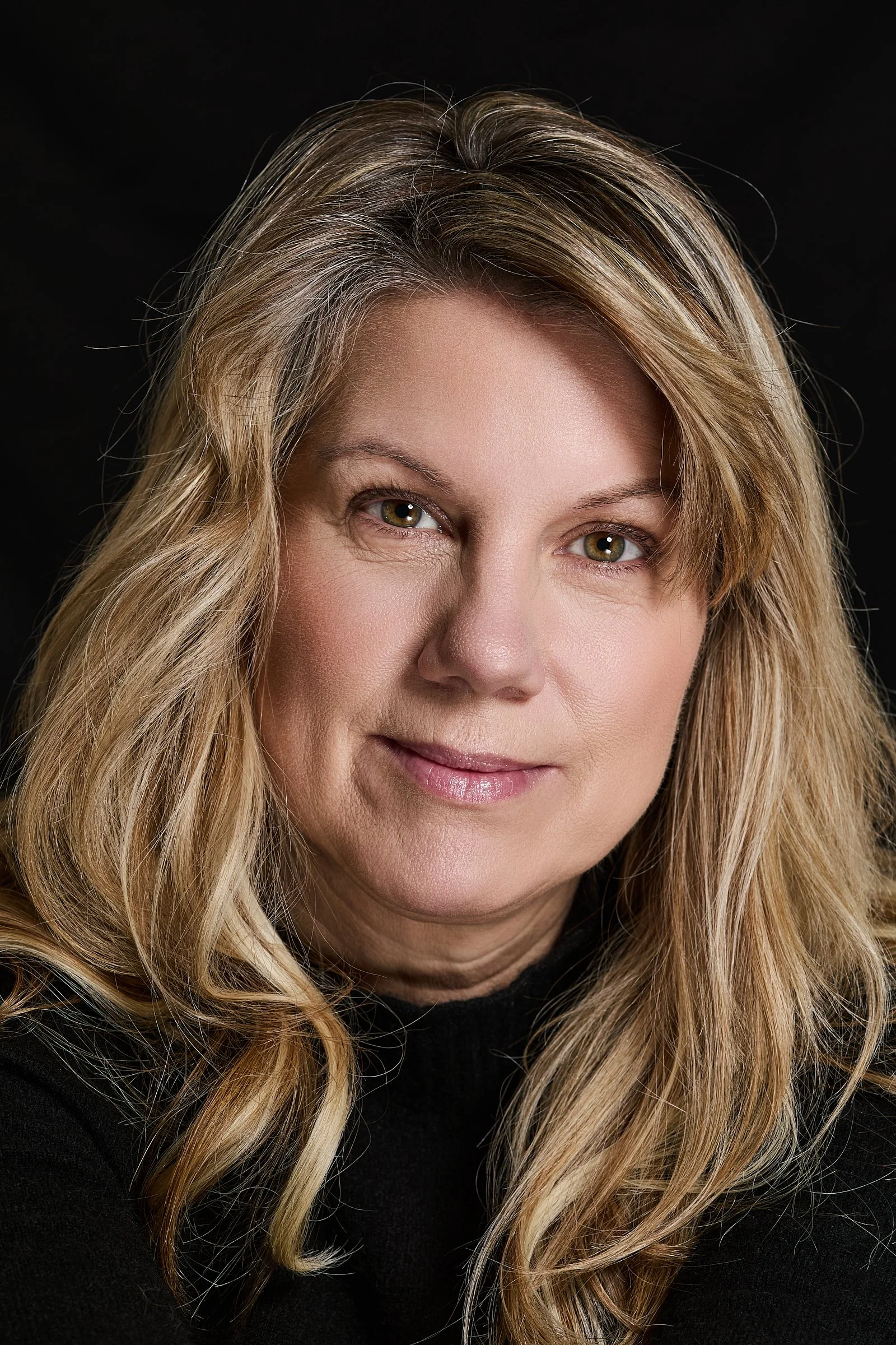 Drama-Komödie-Dramady-Gespühr-für-starke-Frauenfiguren-Starke-Rollen-Beherrscht-alle-Fachrichtungen-Filmschauspielerin-Ausnahmetalent-Isabella-Schmid-Internationale-International-Schauspielerin-ausdruckstark-beeindruckend-amerikastile-ausnahmetalent-