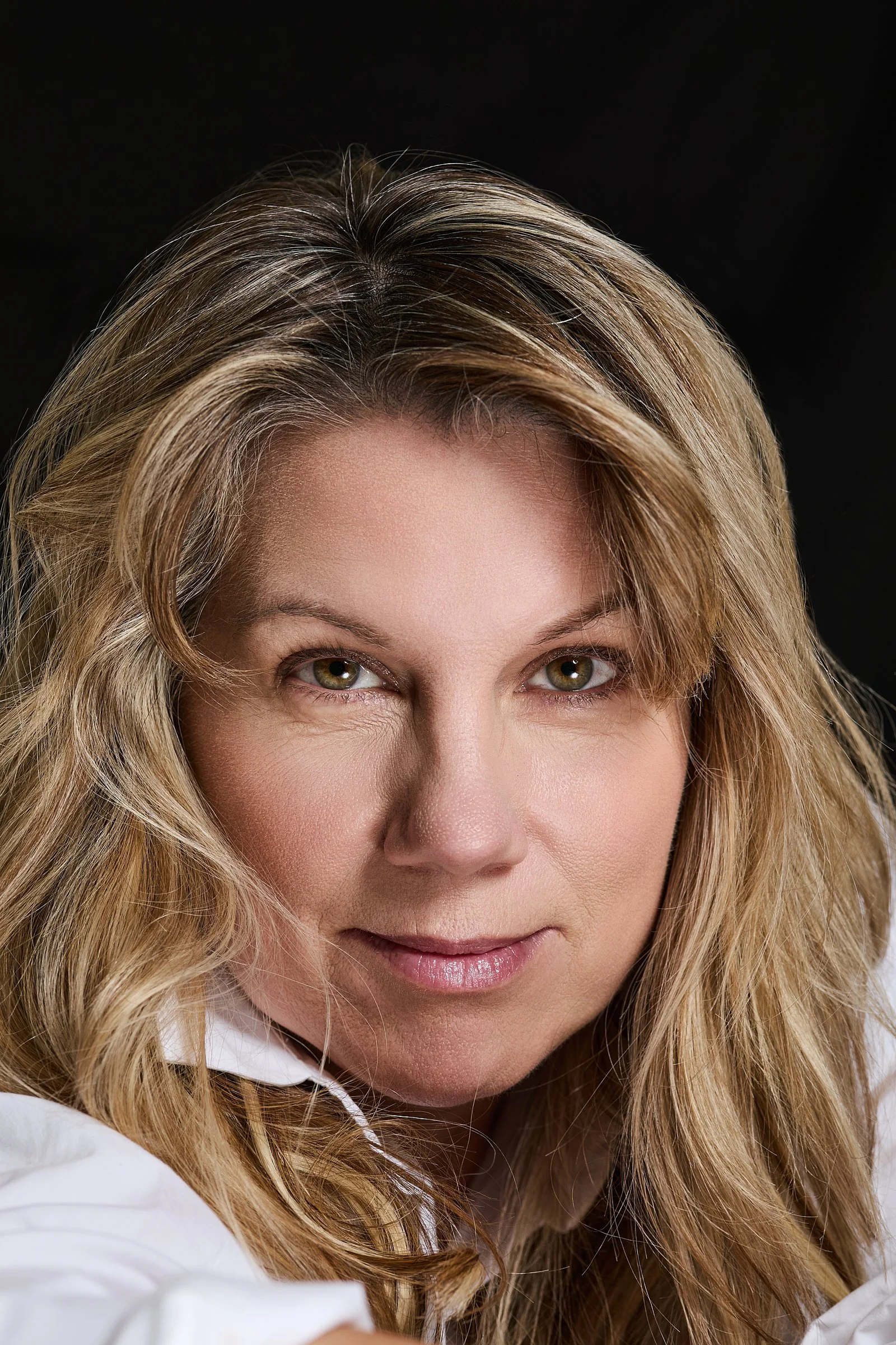 Drama-Komödie-Dramady-Gespühr-für-starke-Frauenfiguren-Starke-Rollen-Beherrscht-alle-Fachrichtungen-Filmschauspielerin-Ausnahmetalent-Isabella-Schmid-Internationale-International-Schauspielerin-ausdruckstark-beeindruckend-amerikastile-ausnahmetalent-