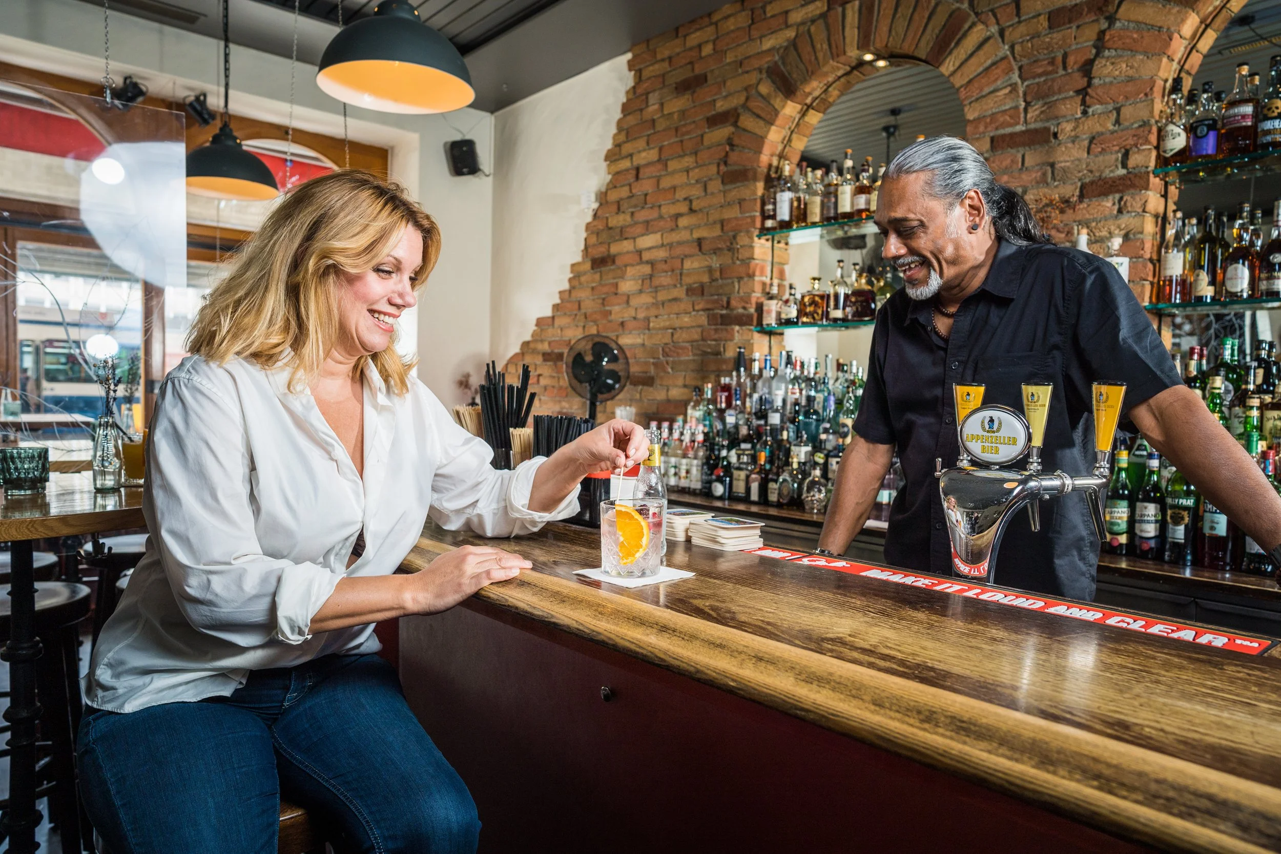 Isabella-Schmid-Internationale-Schauspielerin-Bühnenschauspielerin-Kino-Schauspielerin-TV-Star-Bühnenstar-Schweizer-Schauspielerin-Deutsche-Schauspielerin-