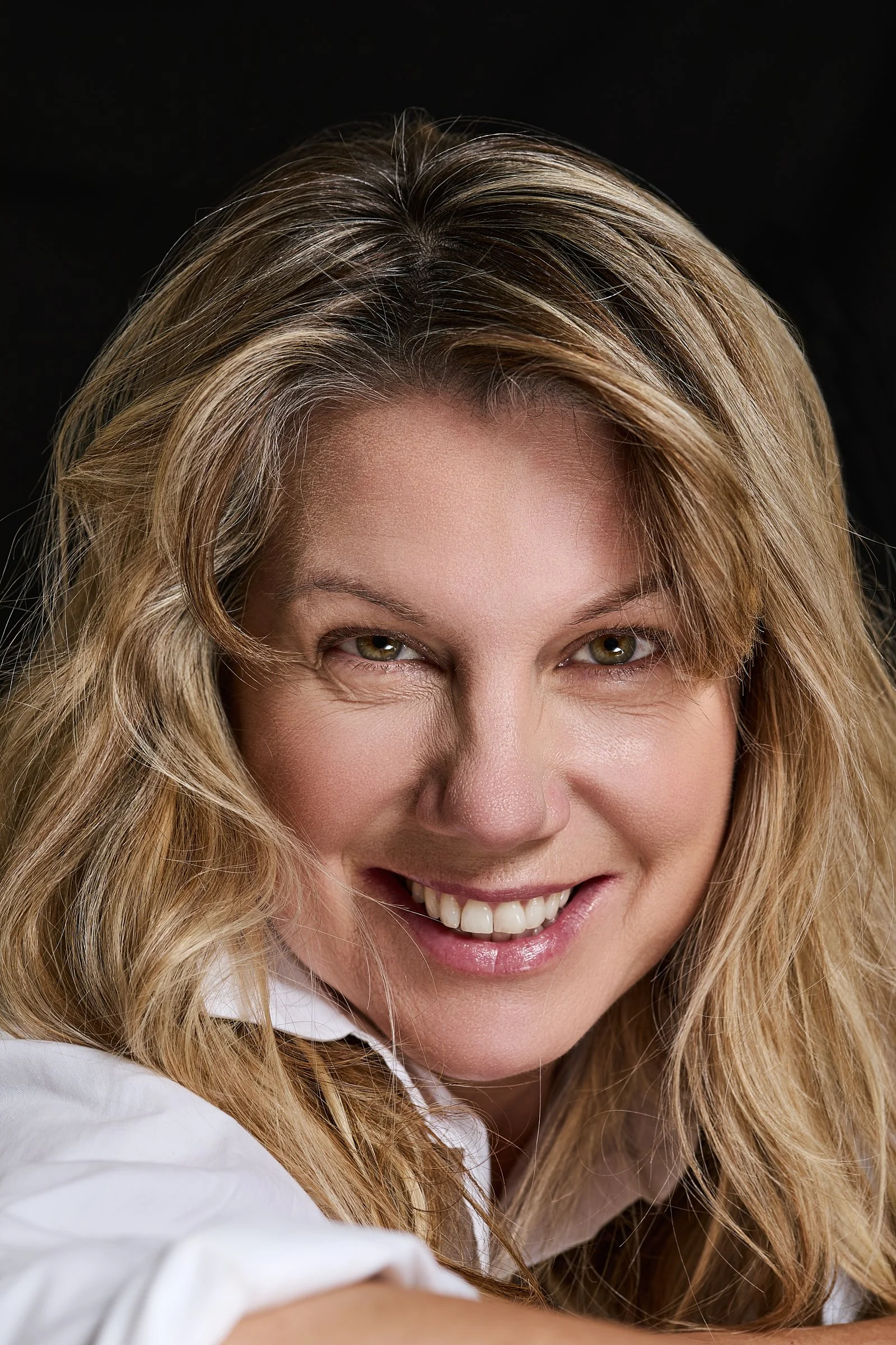 Drama-Komödie-Dramady-Gespühr-für-starke-Frauenfiguren-Starke-Rollen-Beherrscht-alle-Fachrichtungen-Filmschauspielerin-Ausnahmetalent-Isabella-Schmid-Internationale-International-Schauspielerin-ausdruckstark-beeindruckend-amerikastile-ausnahmetalent-