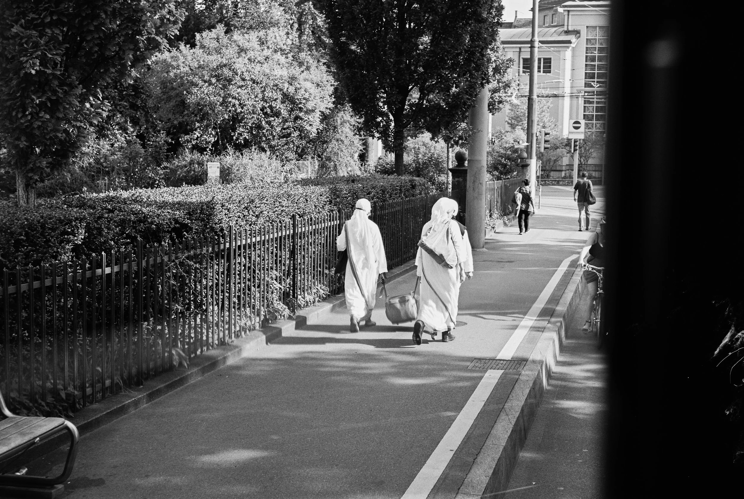 PASSING QUIETLY
Kreis 5: Aus dem Tram – Bäckeranlage
