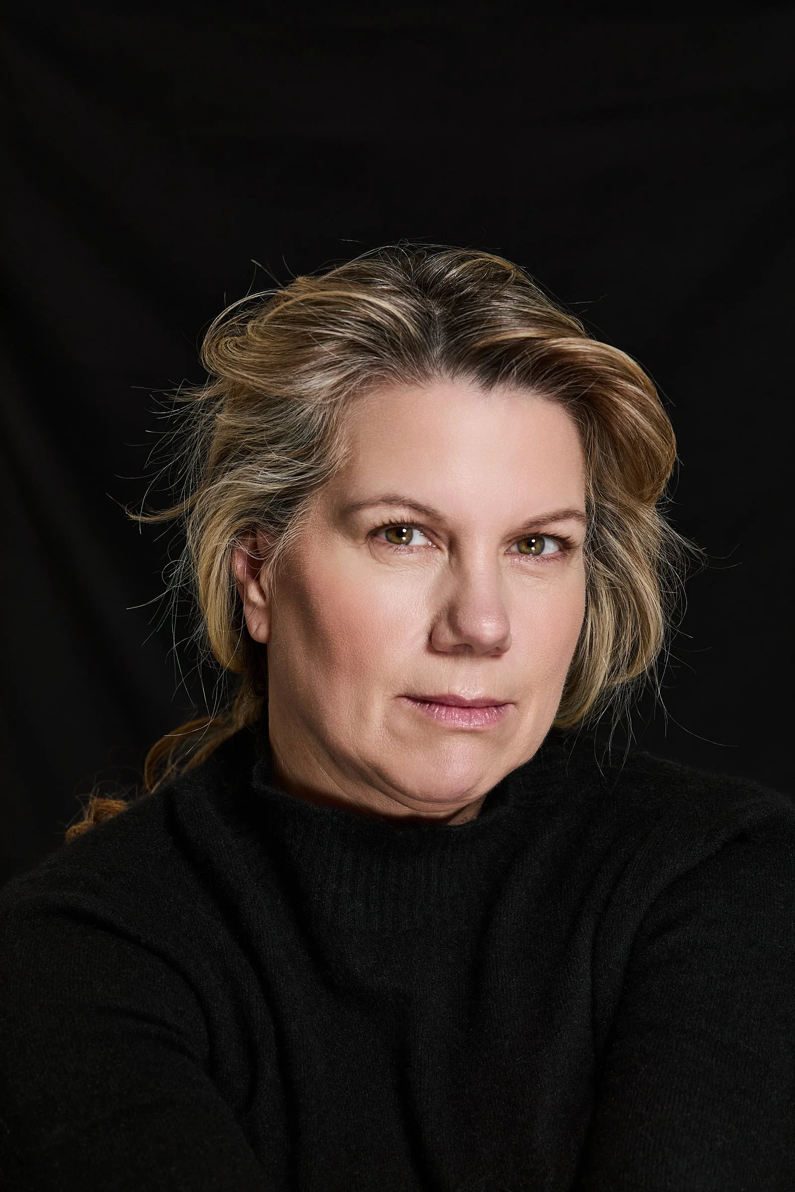 Drama-Komödie-Dramady-Gespühr-für-starke-Frauenfiguren-Starke-Rollen-Beherrscht-alle-Fachrichtungen-Filmschauspielerin-Ausnahmetalent-Isabella-Schmid-Internationale-International-Schauspielerin-ausdruckstark-beeindruckend-amerikastile-ausnahmetalent-