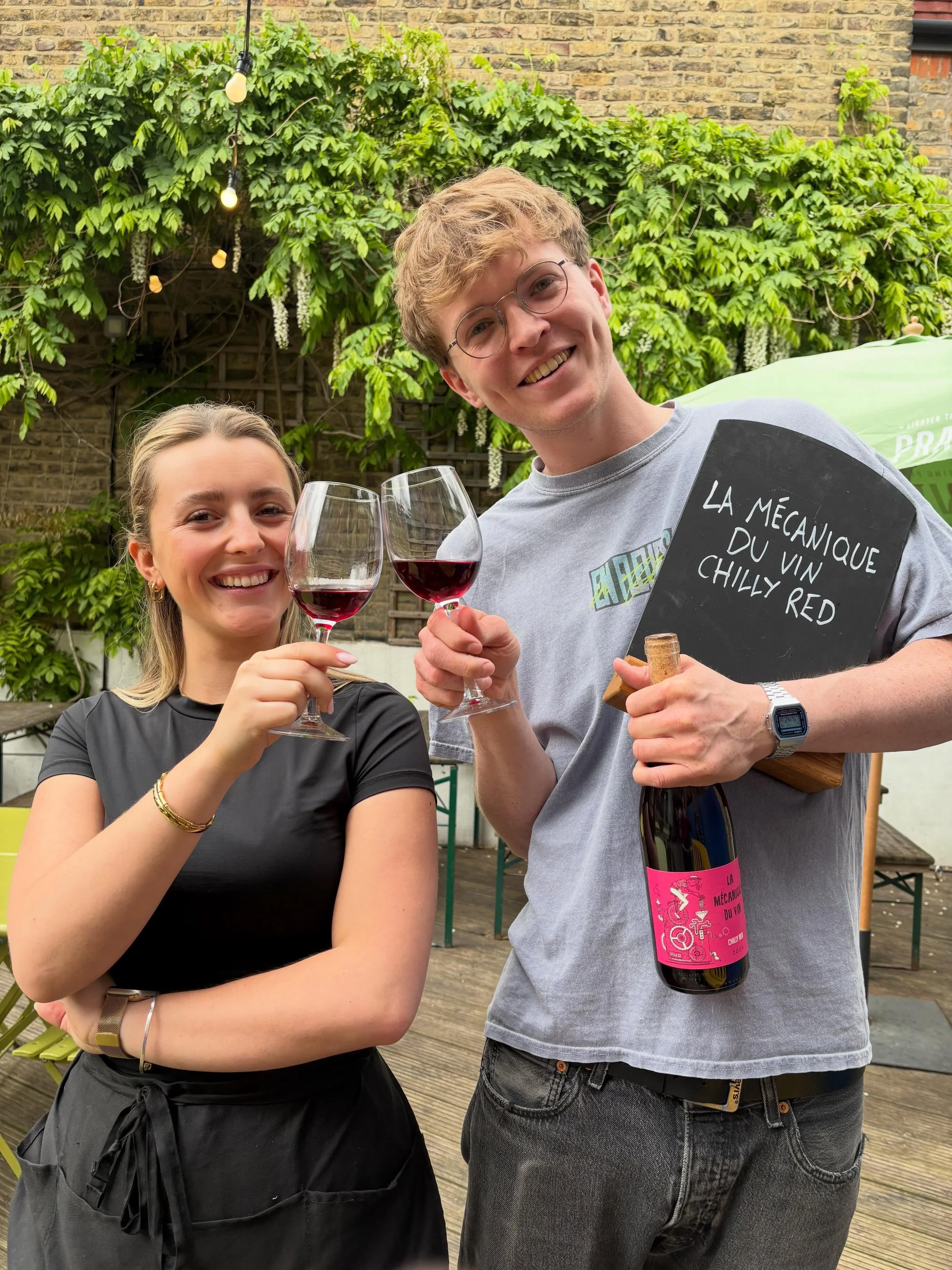 The garden is in full swing this weekend and the reds and rose are chilled. Come and join!