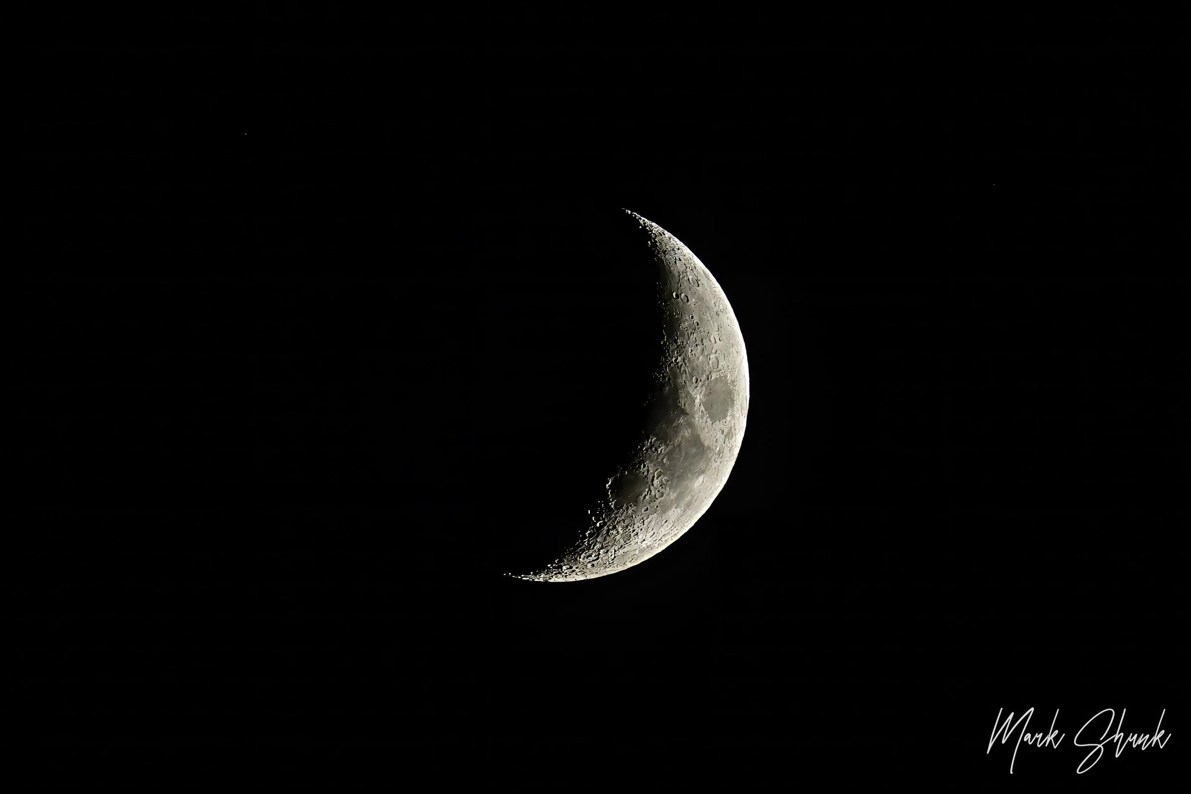 20261015_Crescent Moon_9981MSWEBWM.jpg